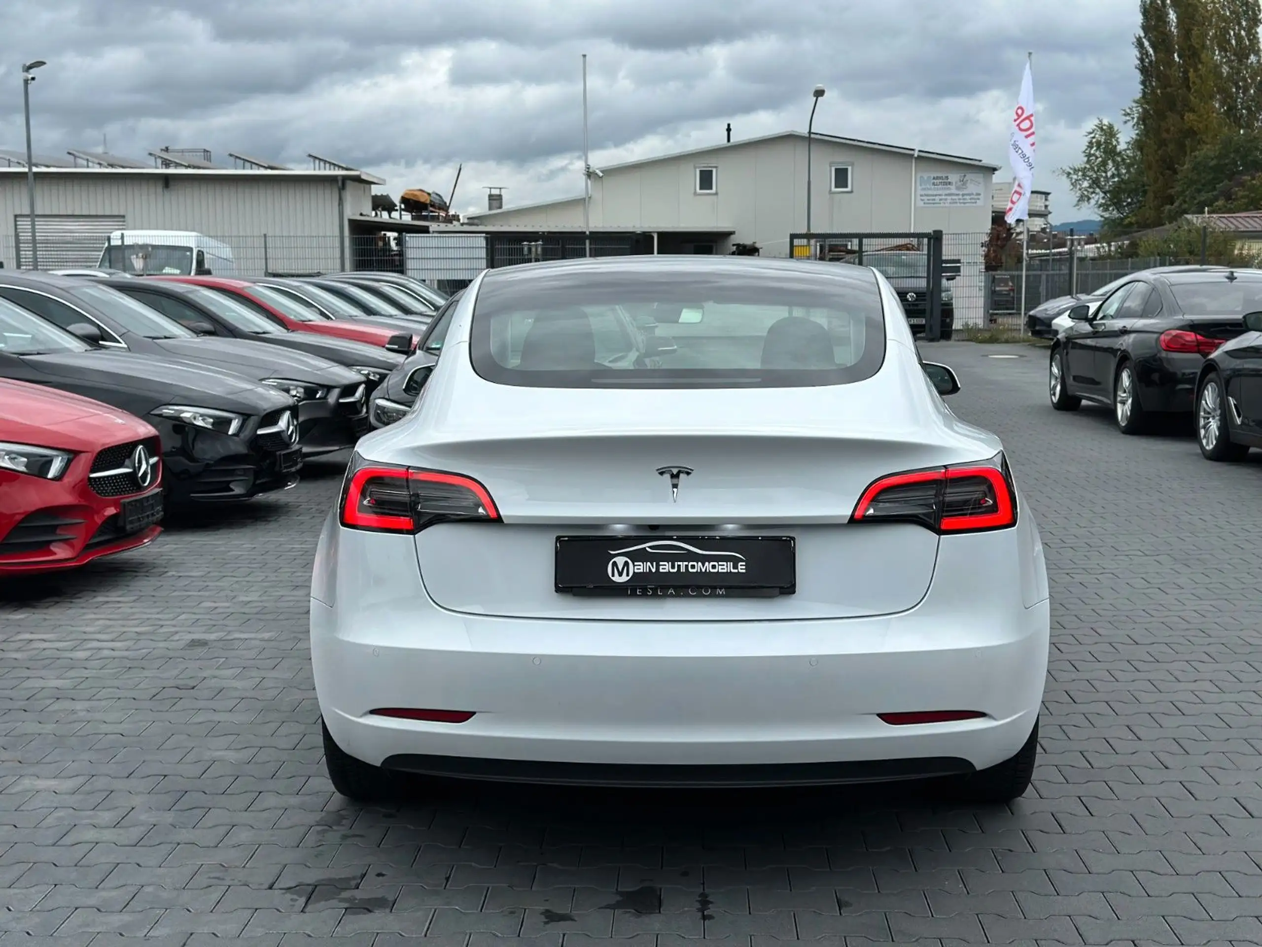 Tesla - Model 3