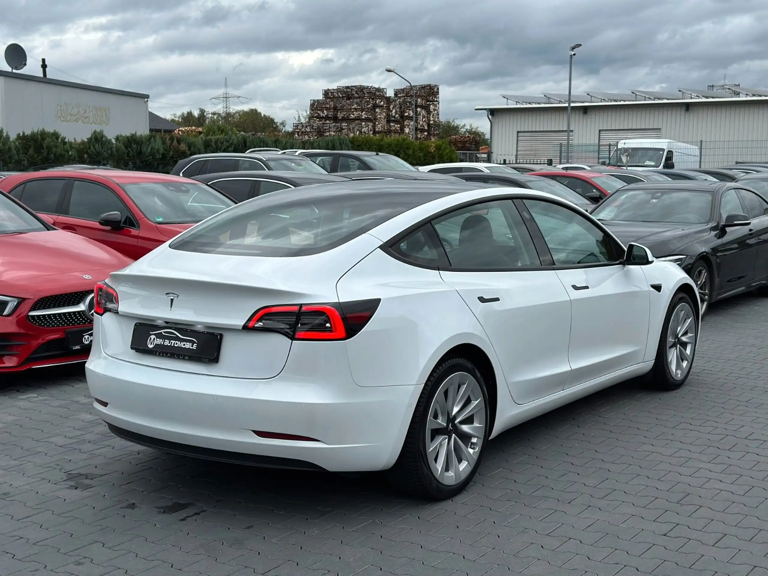 Tesla - Model 3