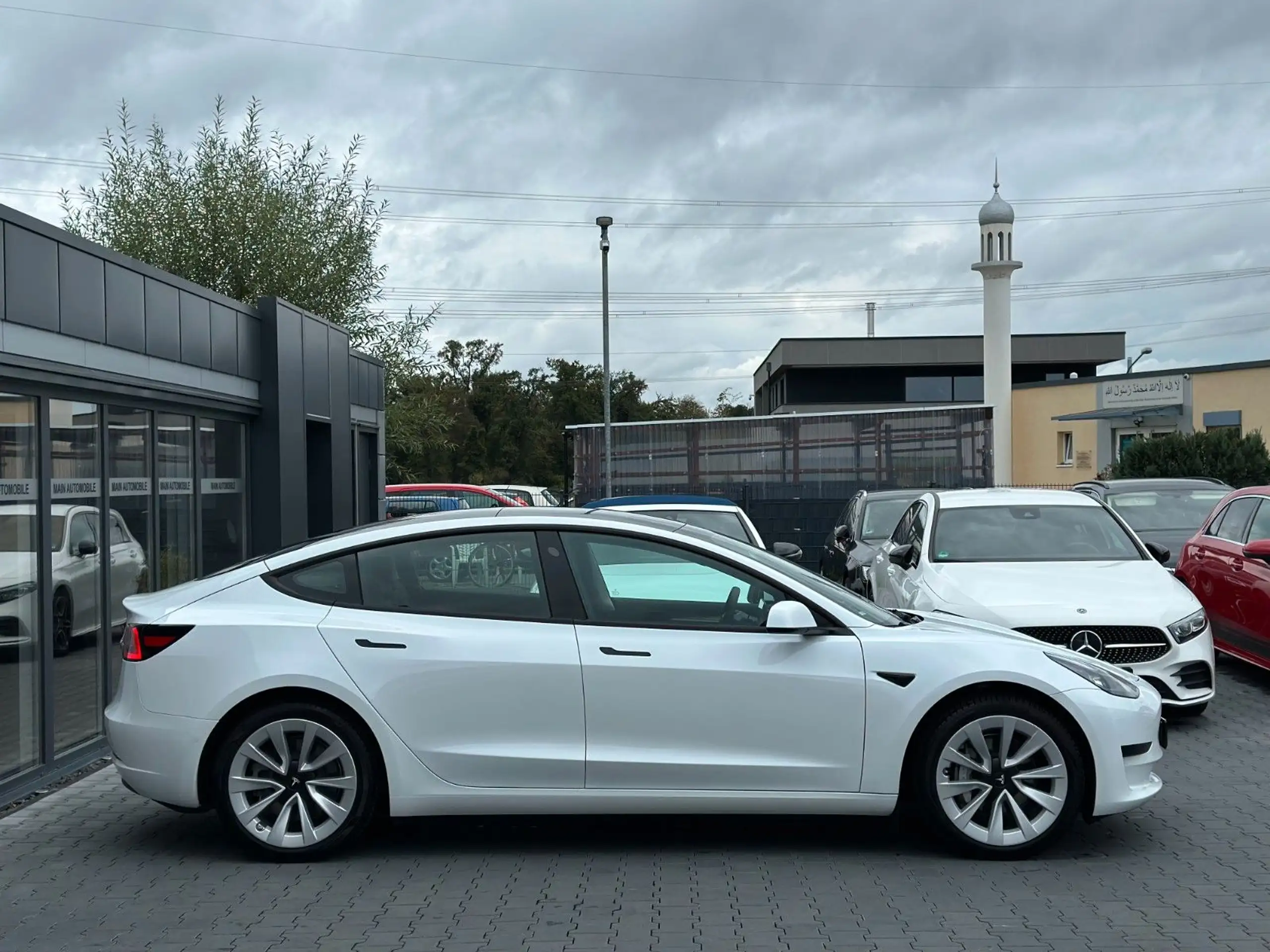 Tesla - Model 3