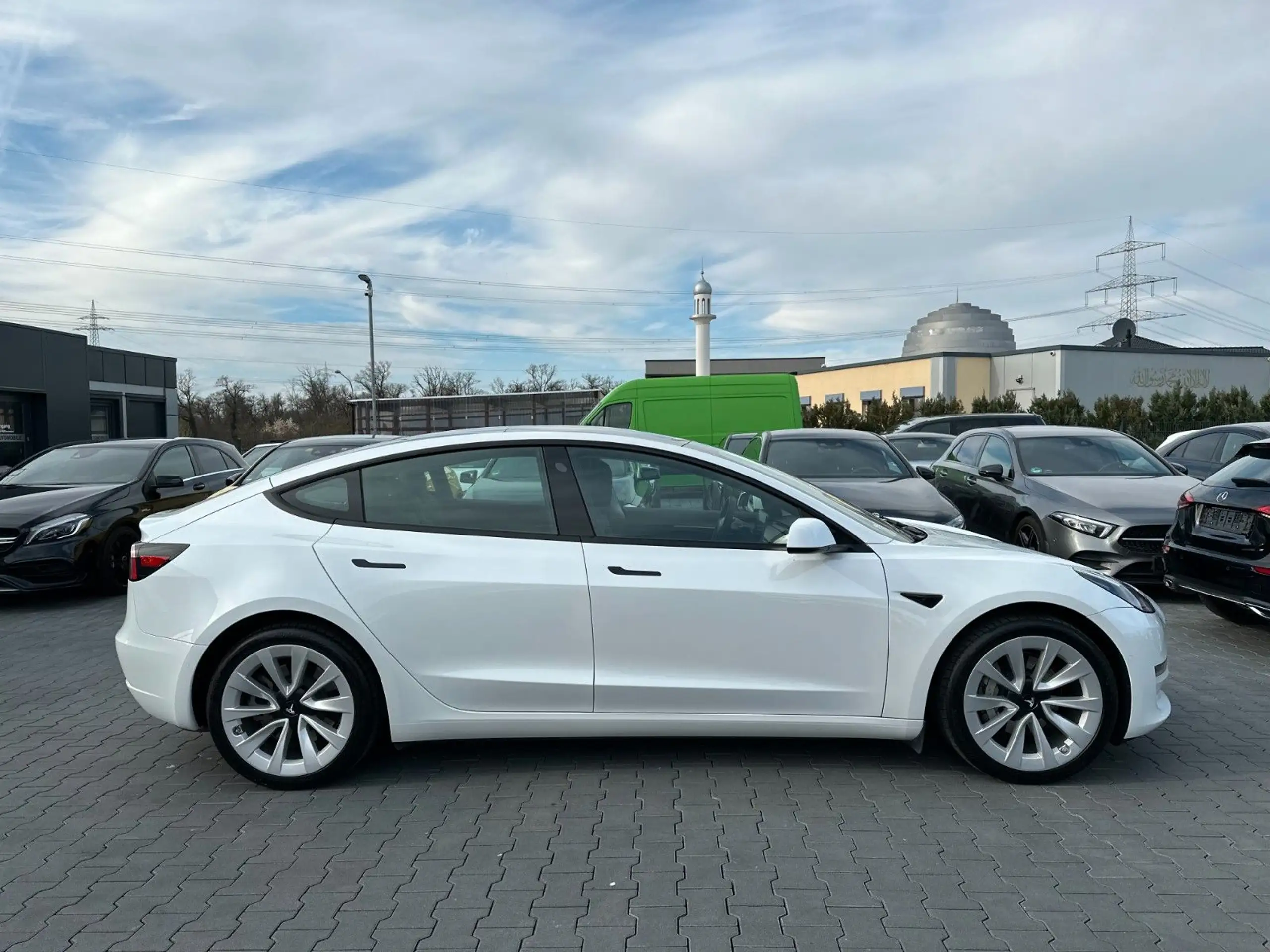 Tesla - Model 3