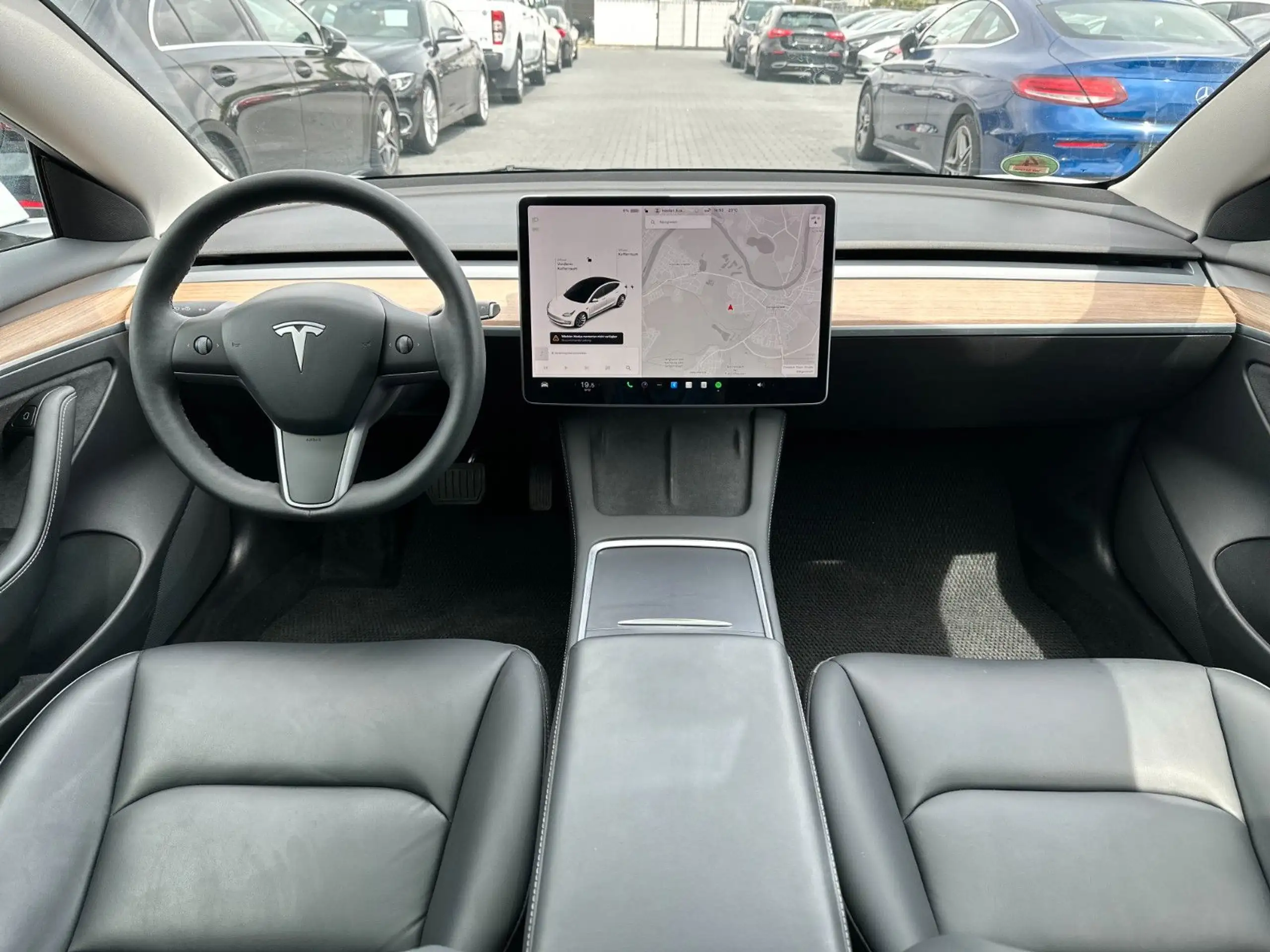 Tesla - Model 3