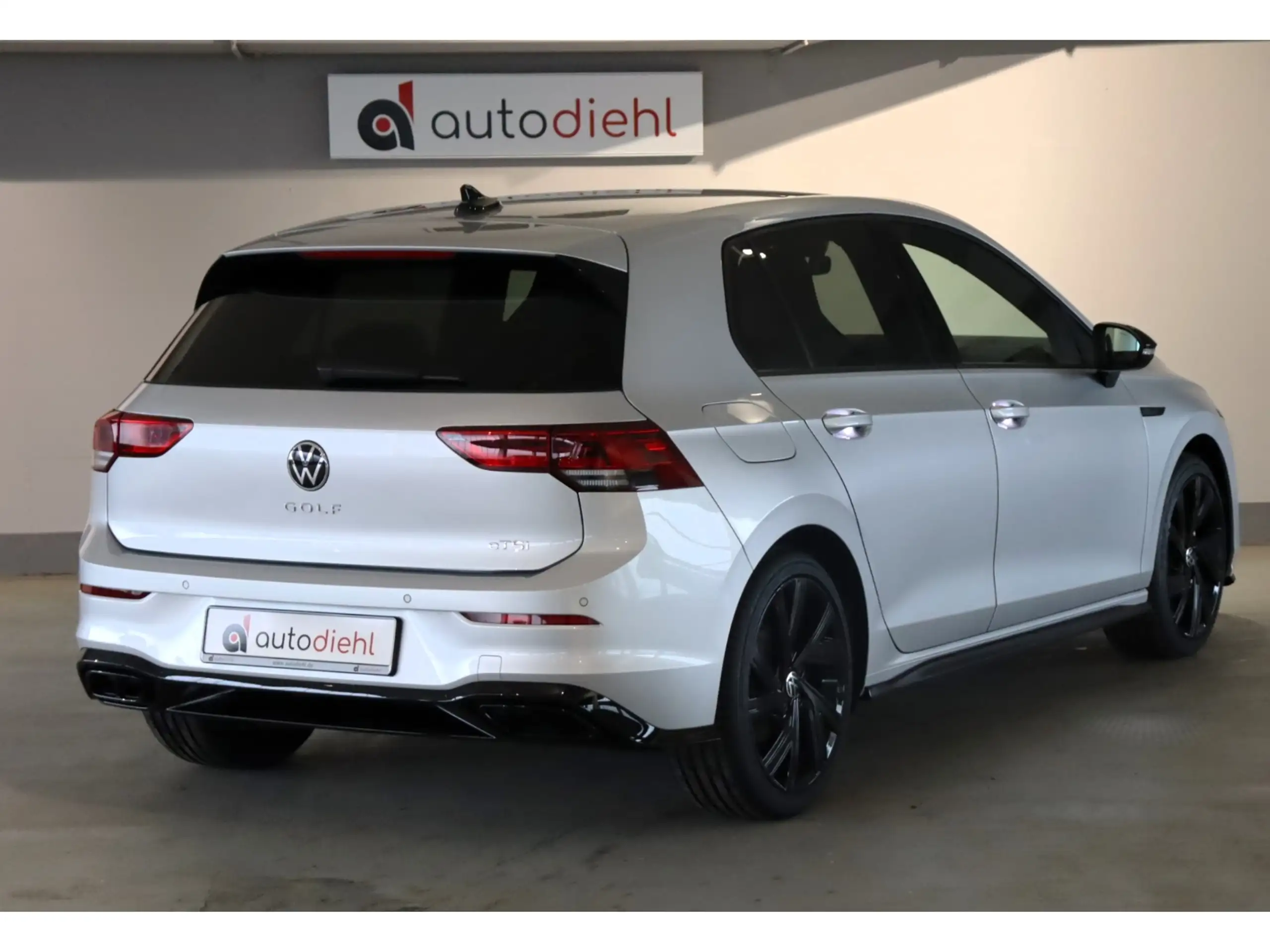 Volkswagen - Golf