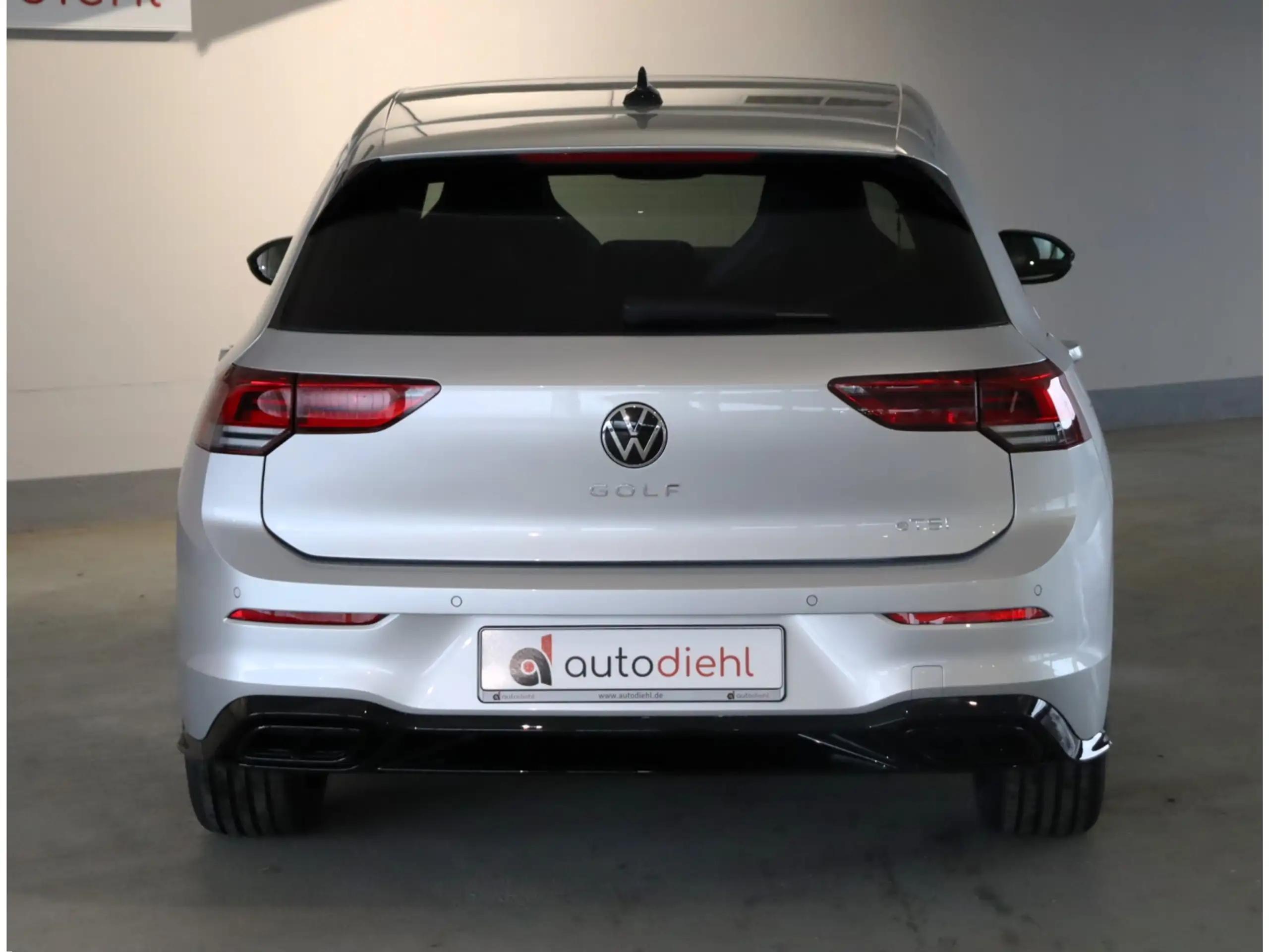 Volkswagen - Golf