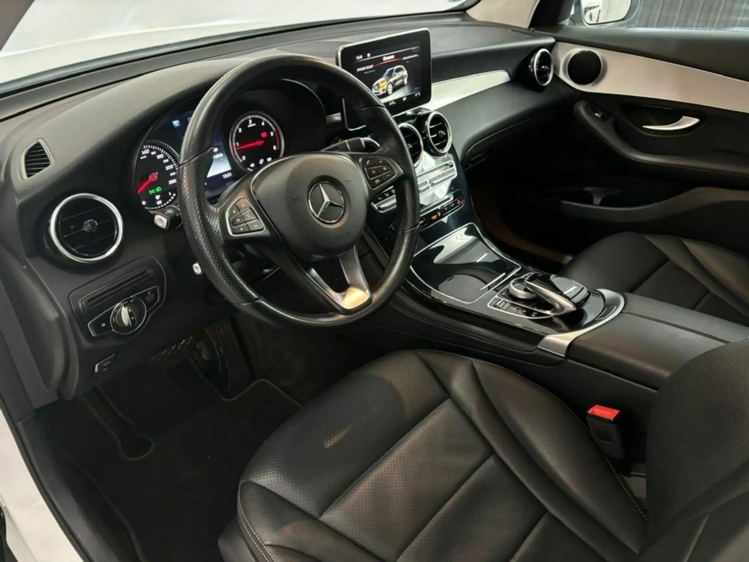 Mercedes-Benz - GLC 220