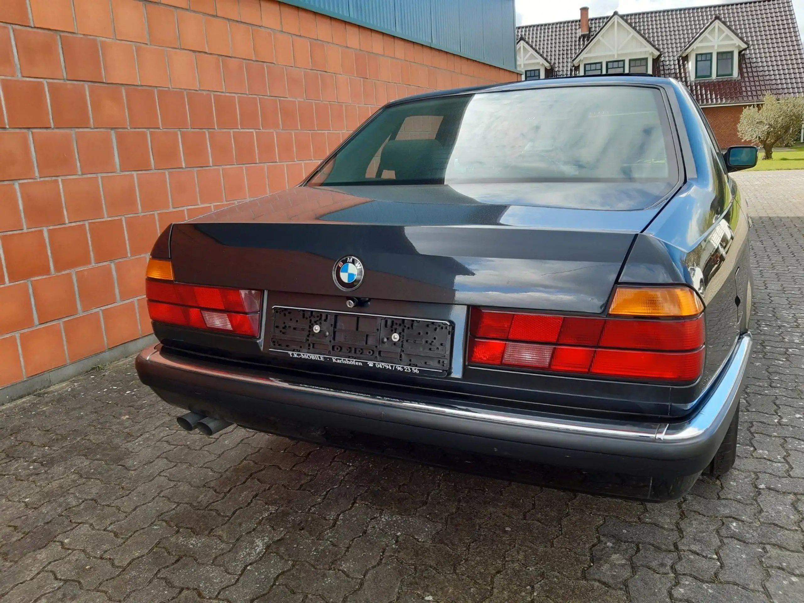 BMW - 730