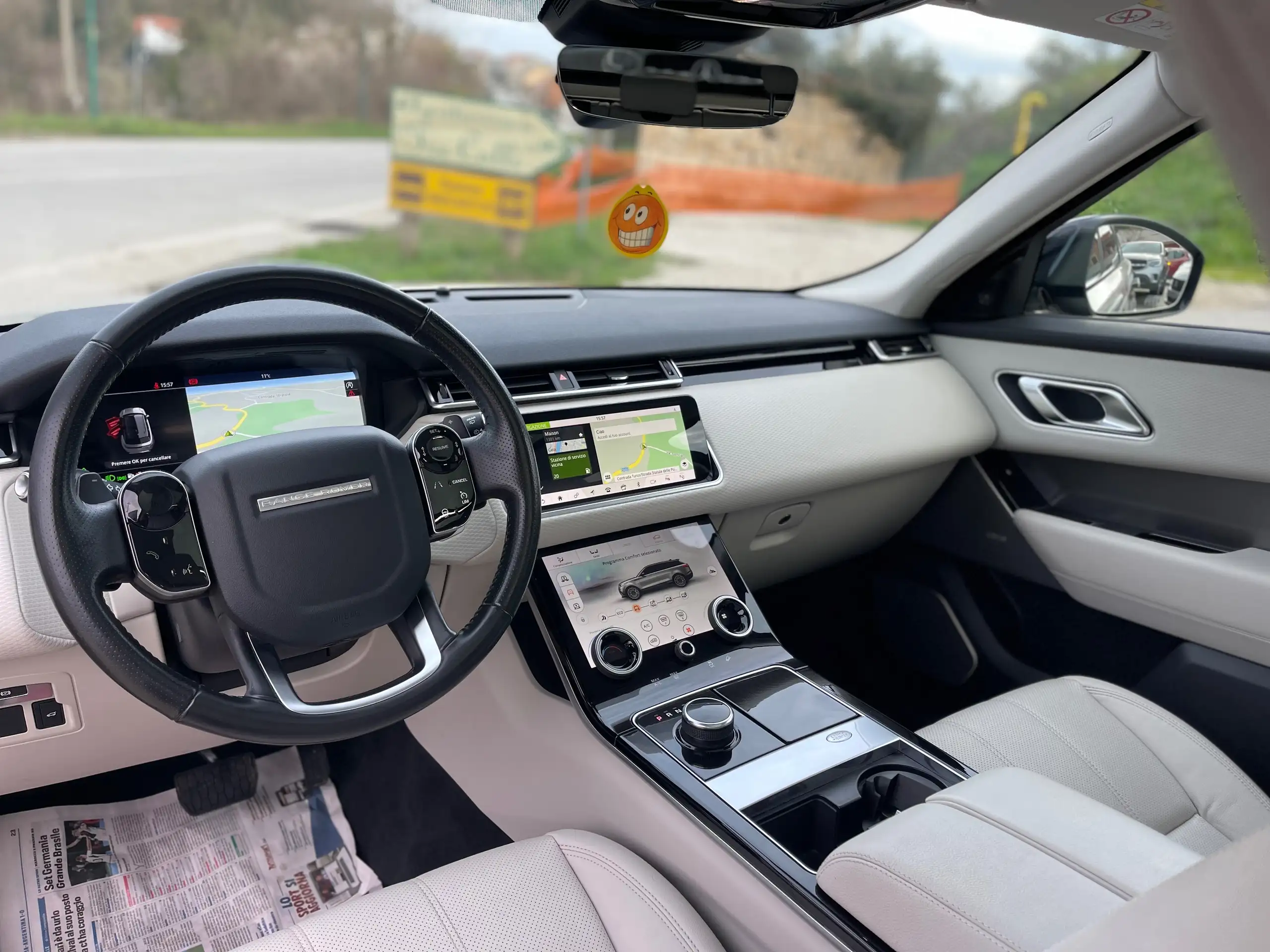 Land Rover - Range Rover Velar