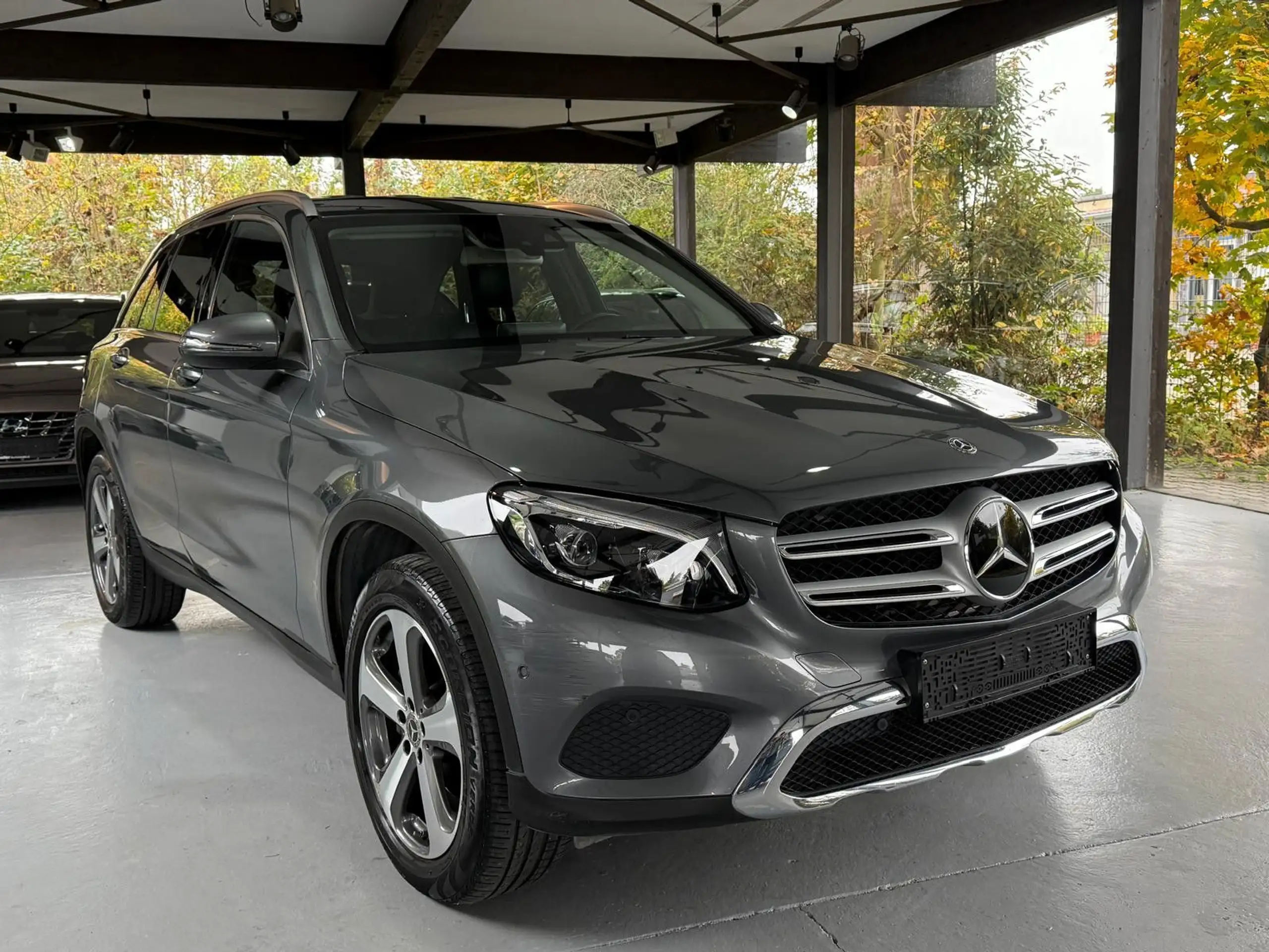 Mercedes-Benz - GLC 250