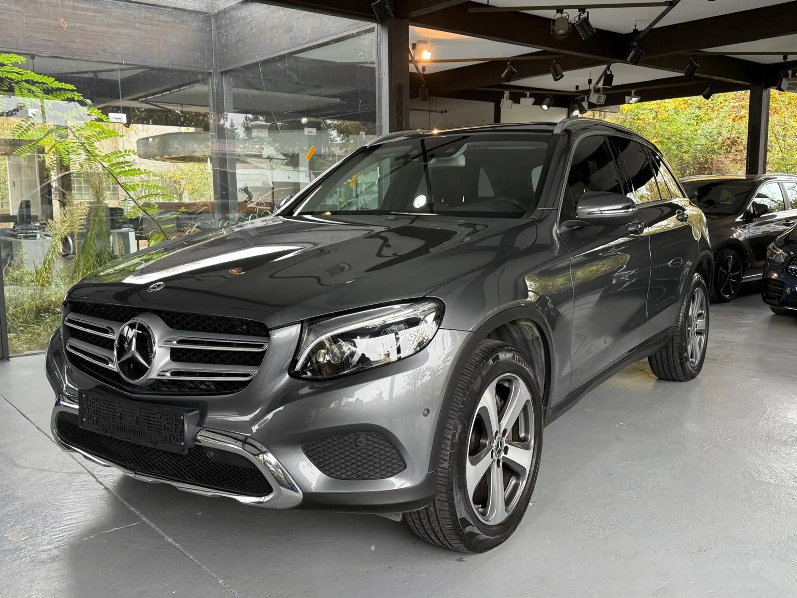 Mercedes-Benz - GLC 250