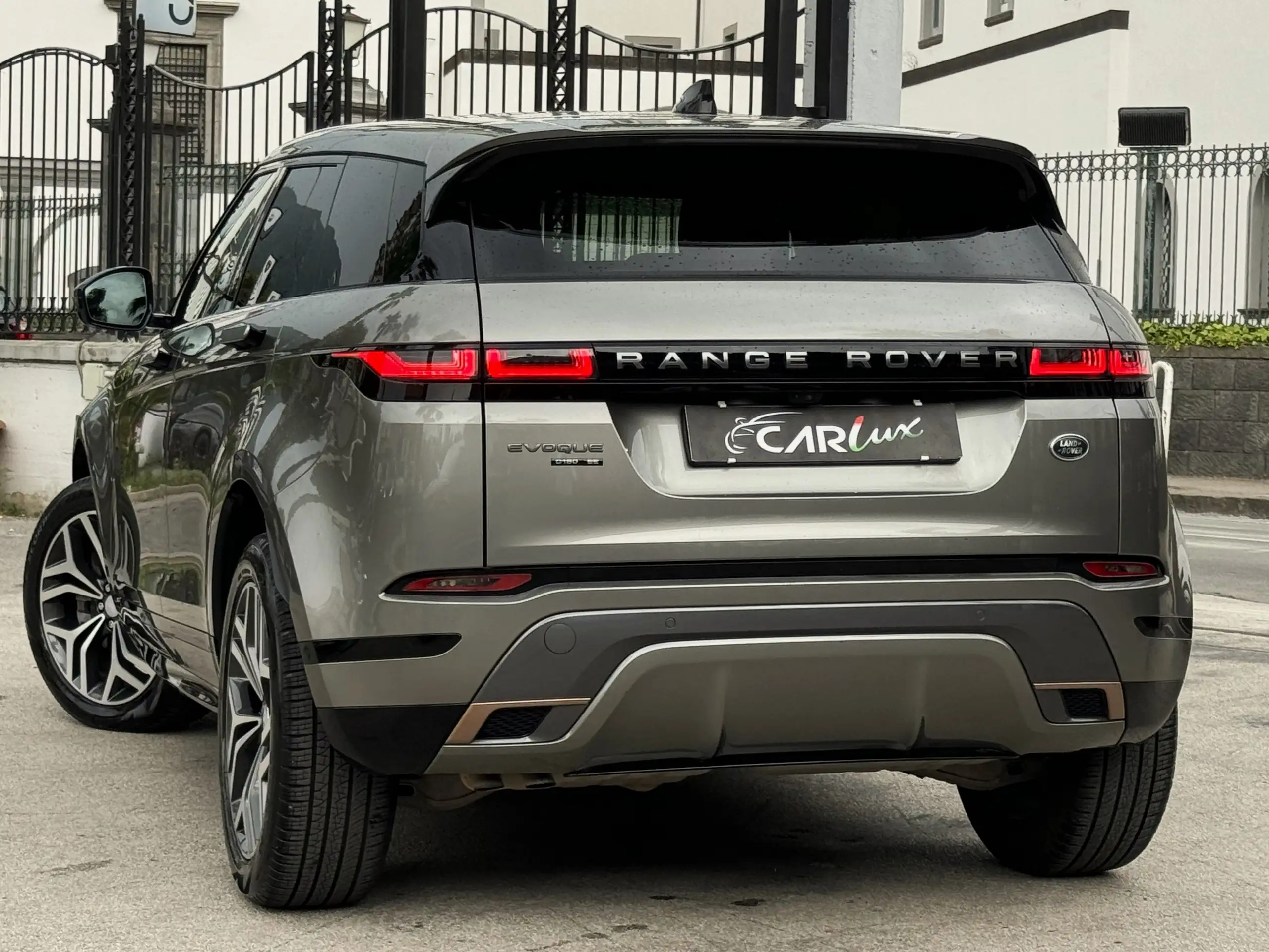 Land Rover - Range Rover Evoque