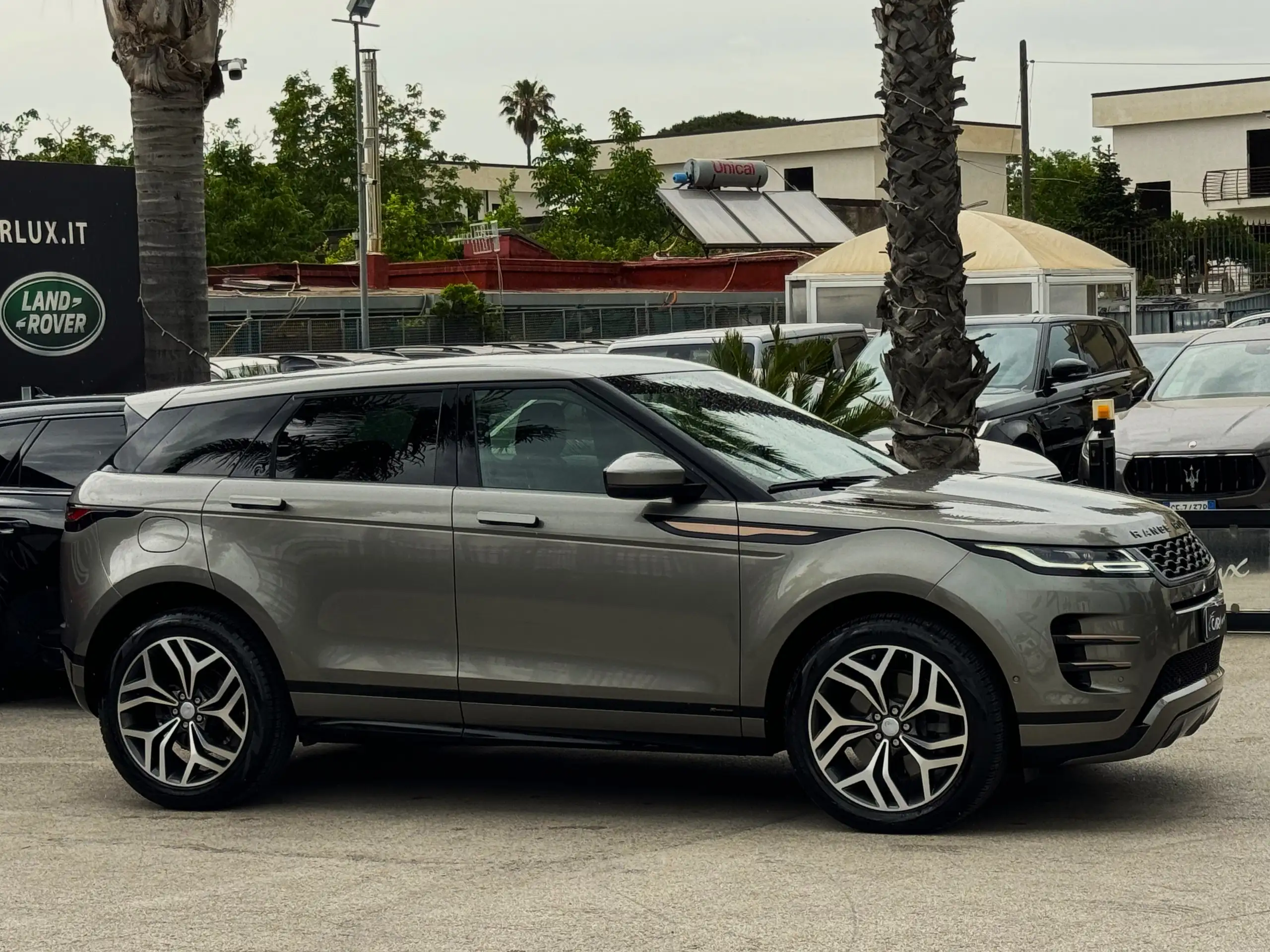 Land Rover - Range Rover Evoque