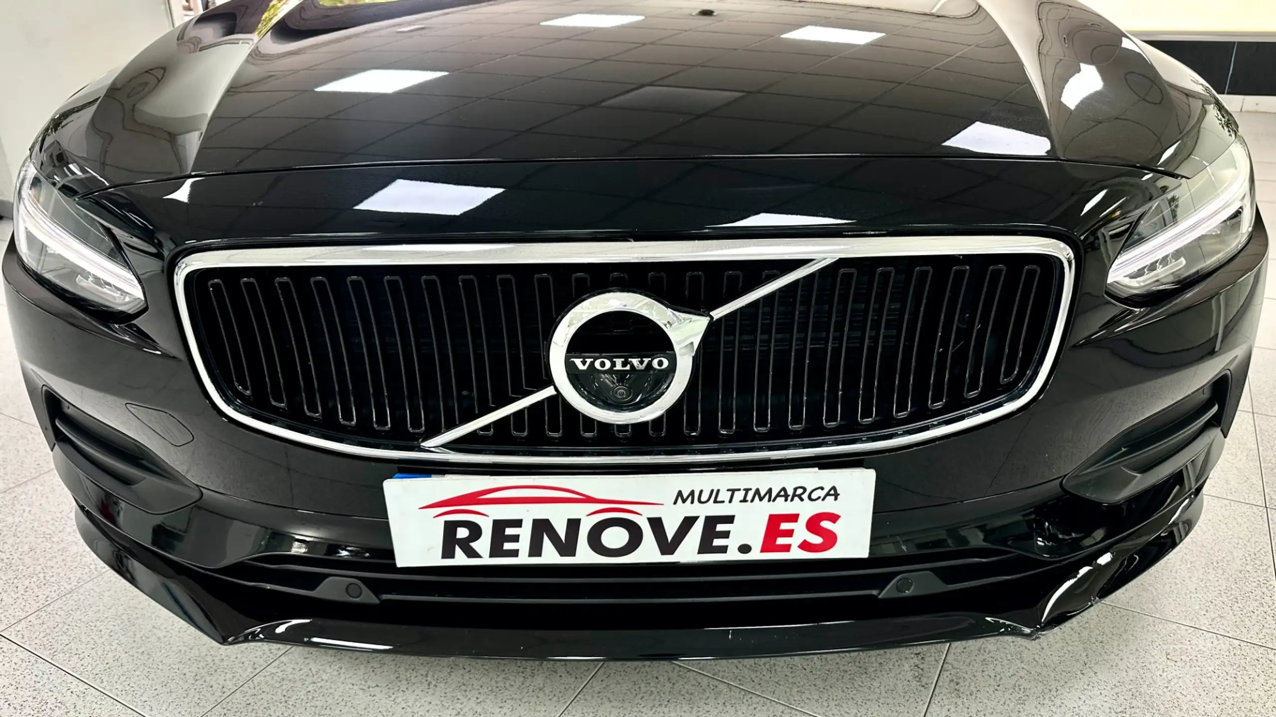 Volvo - V90