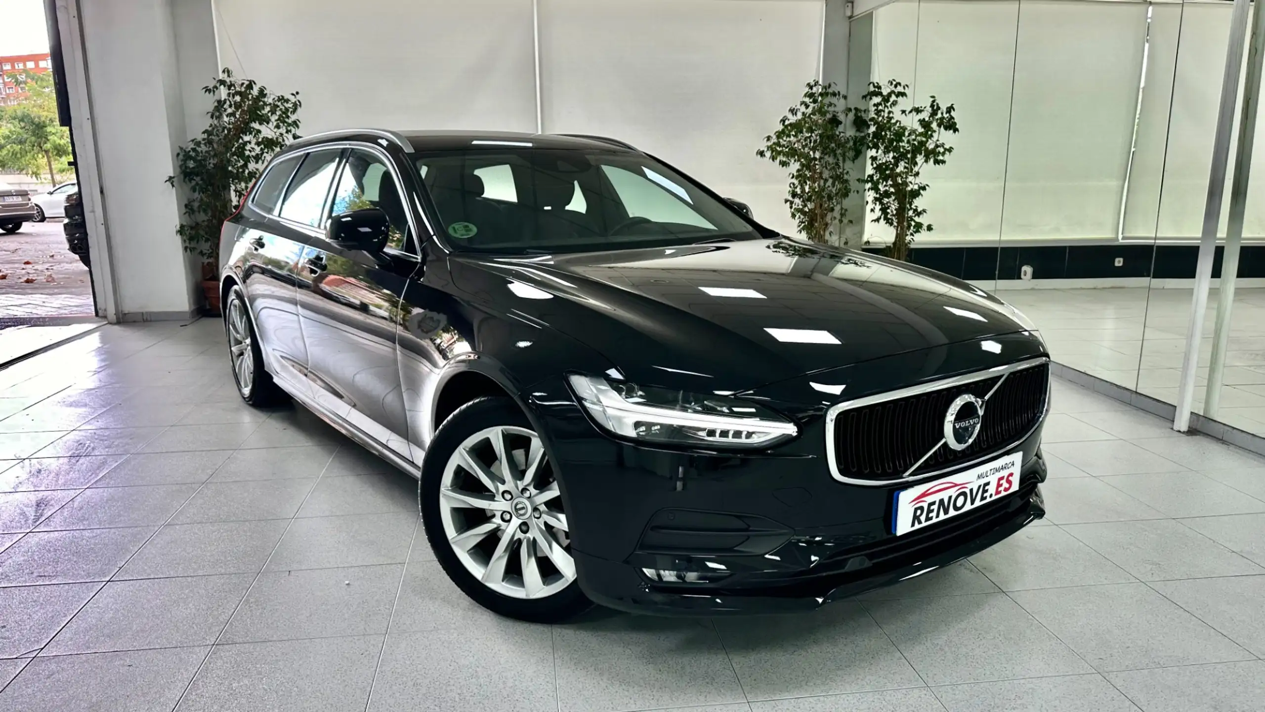 Volvo - V90