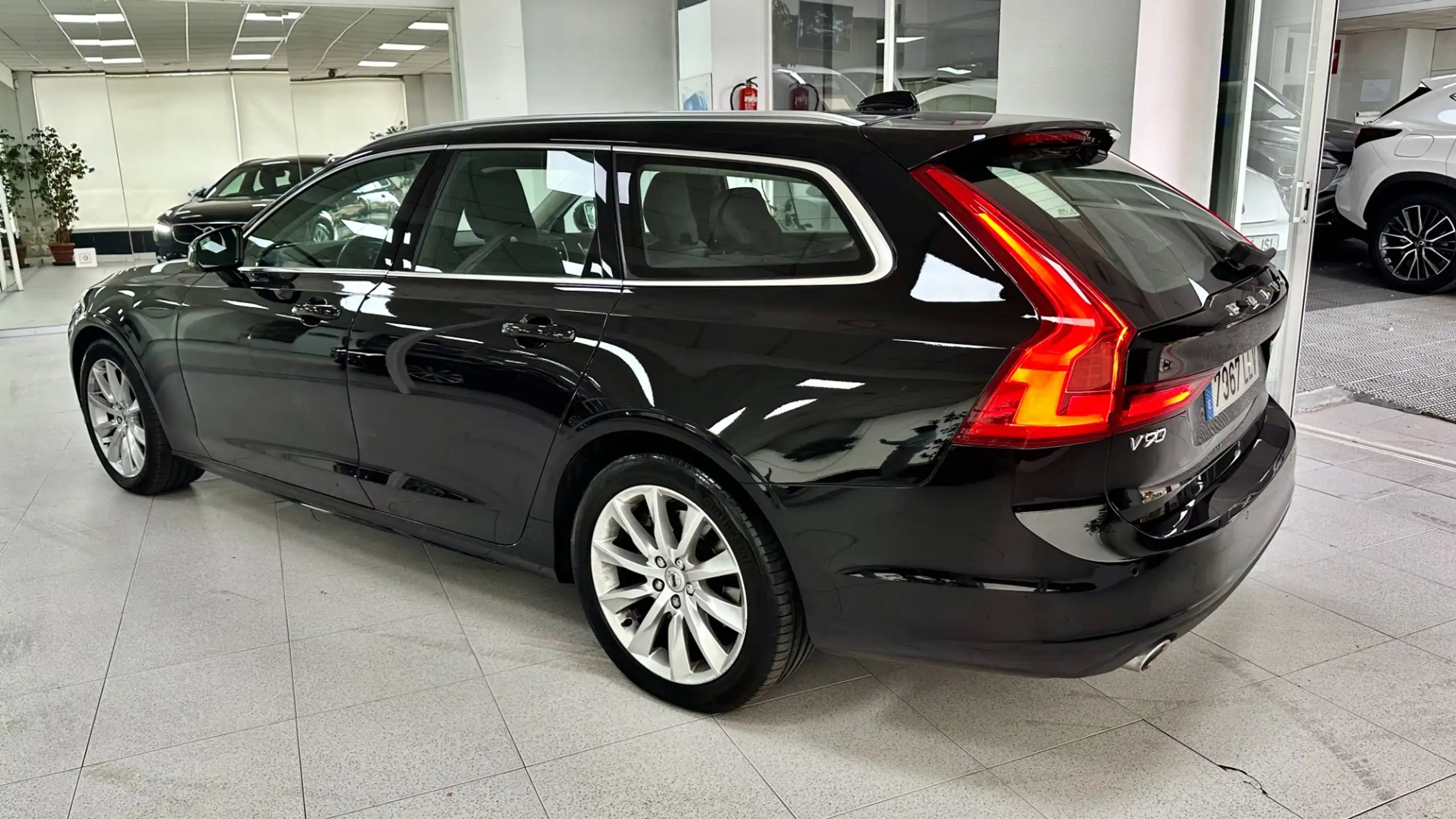 Volvo - V90