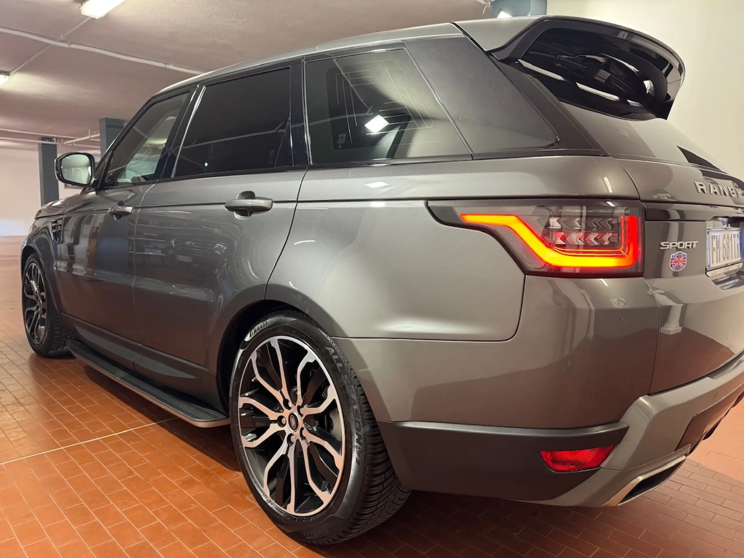 Land Rover - Range Rover Sport