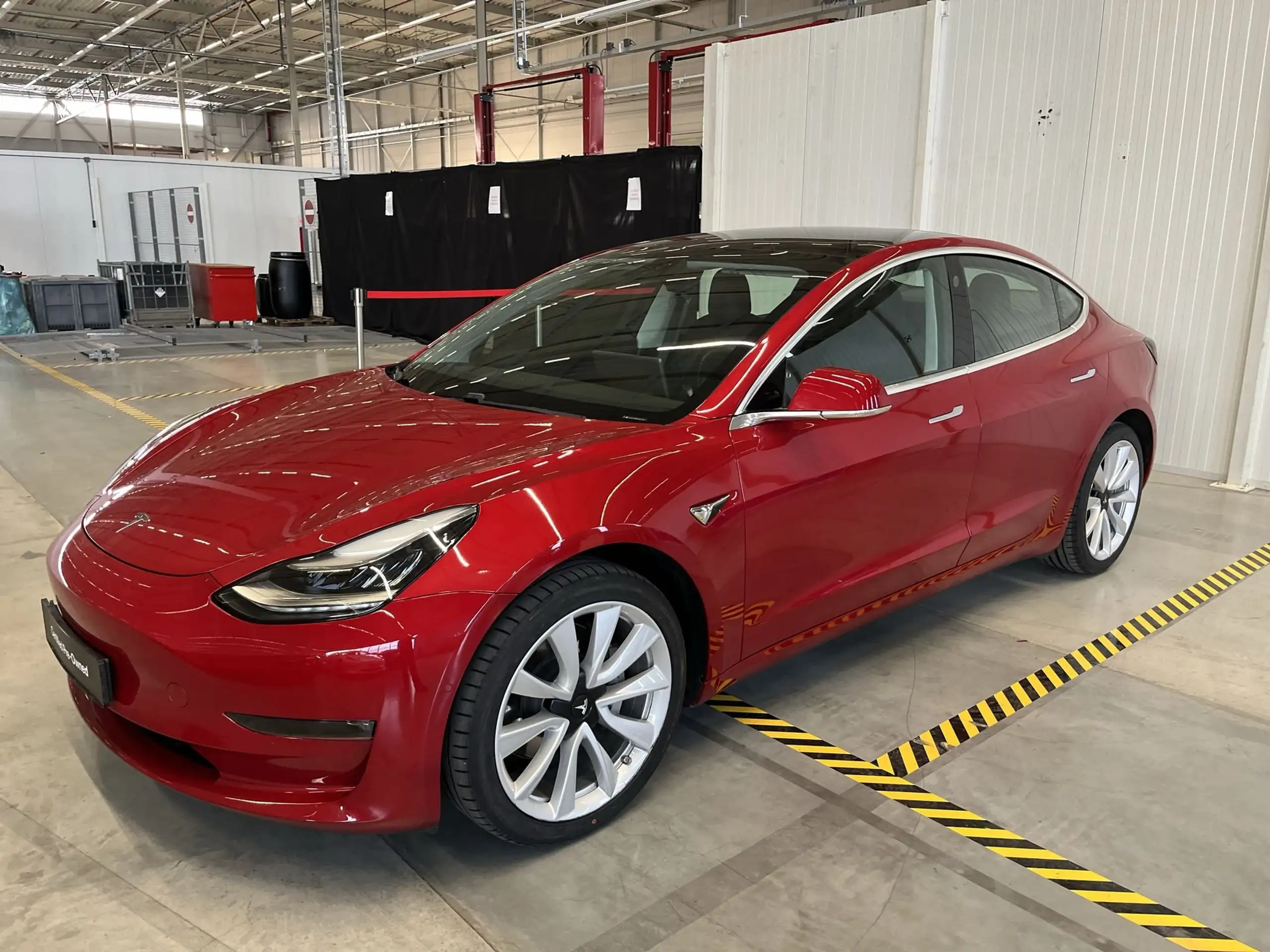 Tesla - Model 3