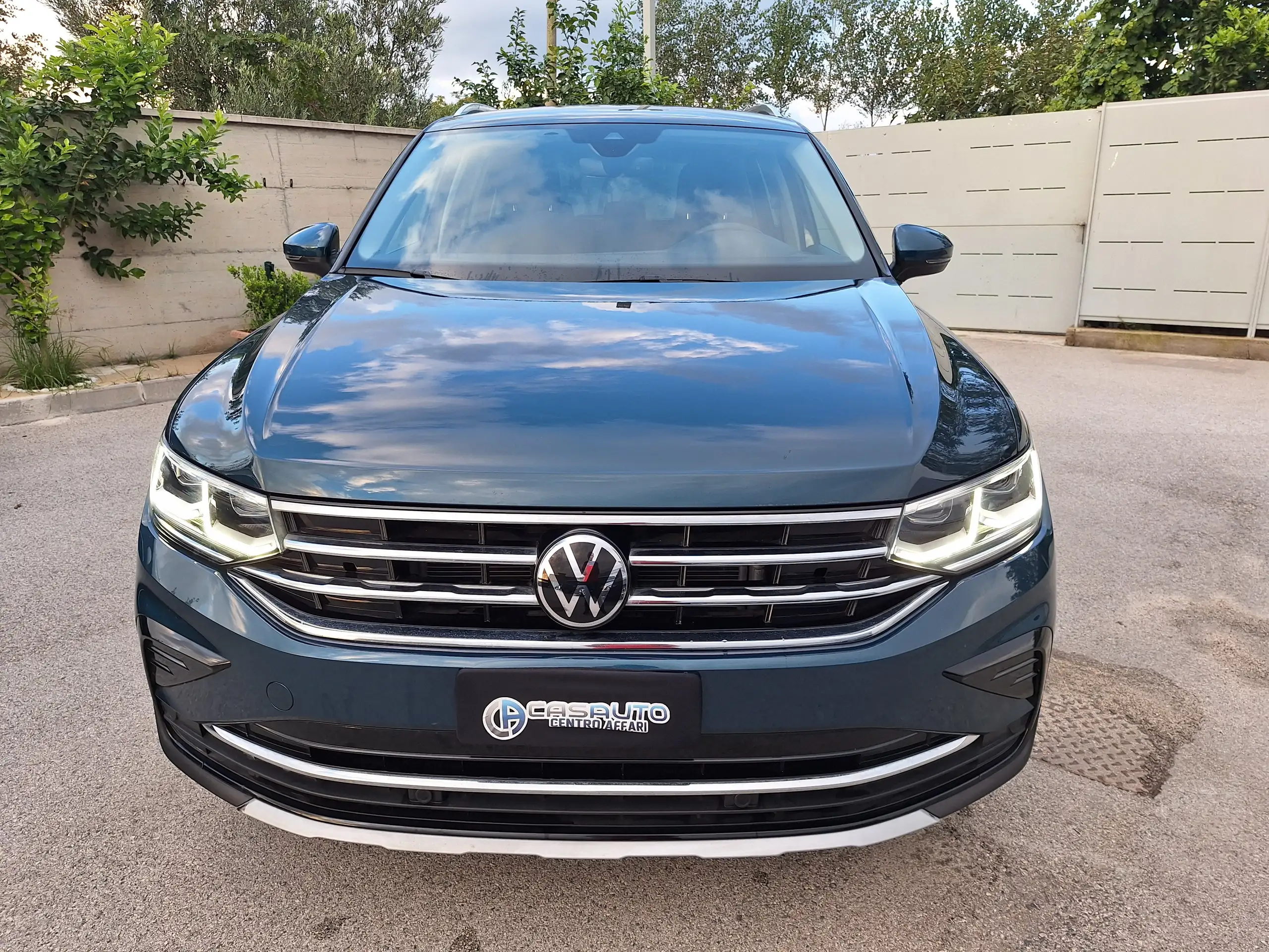 Volkswagen - Tiguan