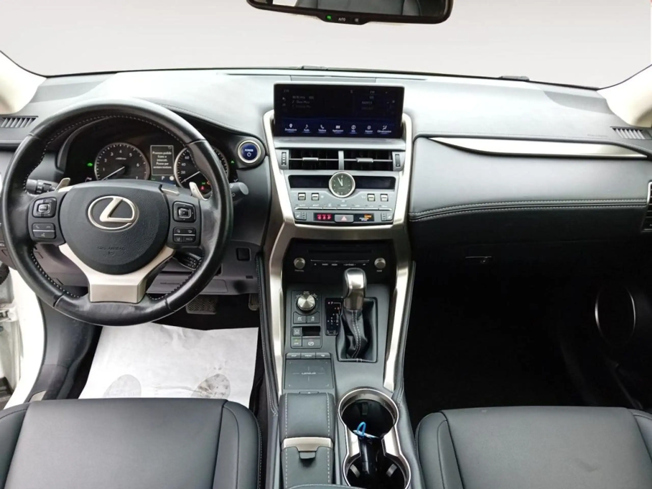 Lexus - NX 300