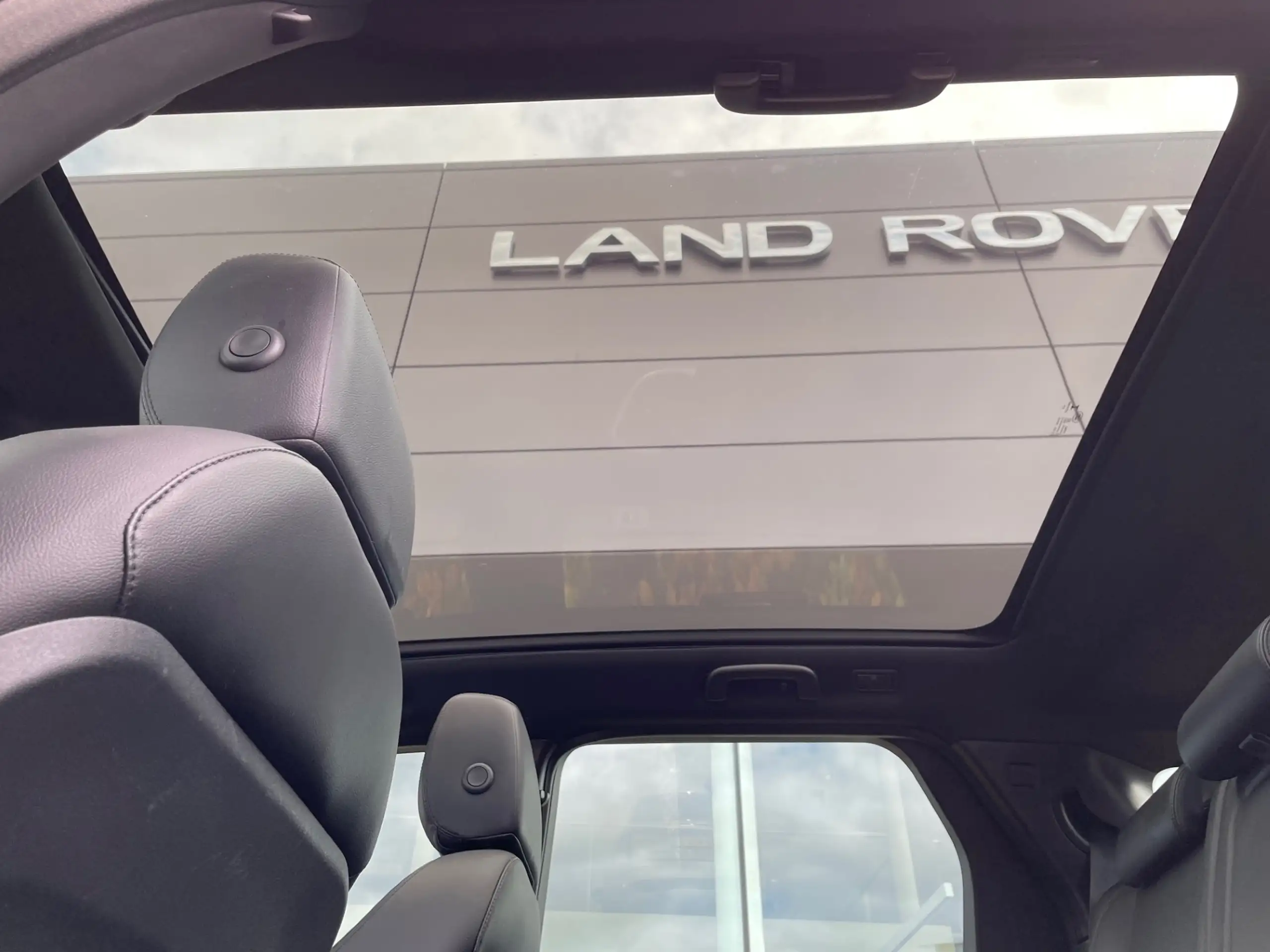 Land Rover - Discovery Sport