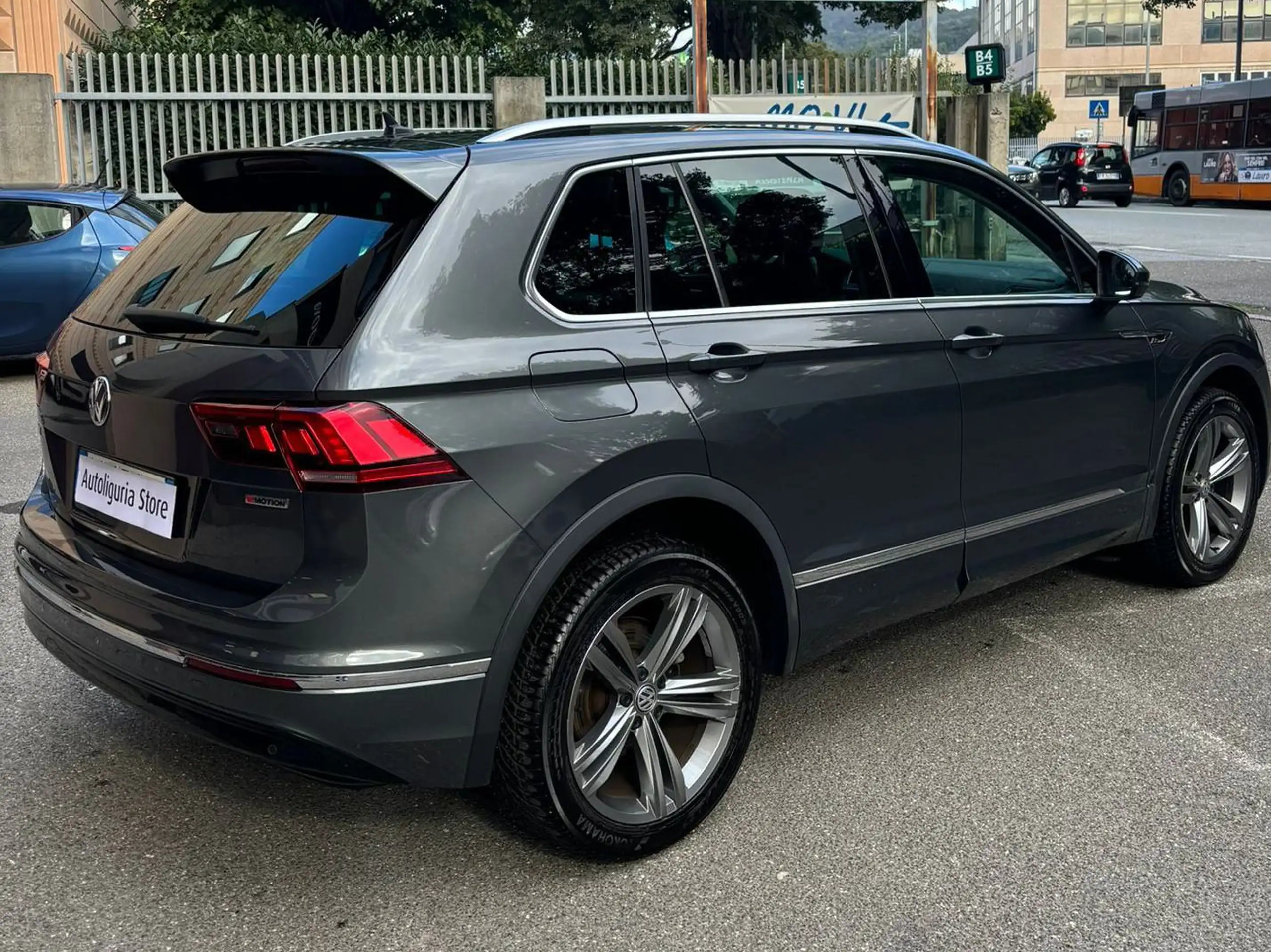 Volkswagen - Tiguan