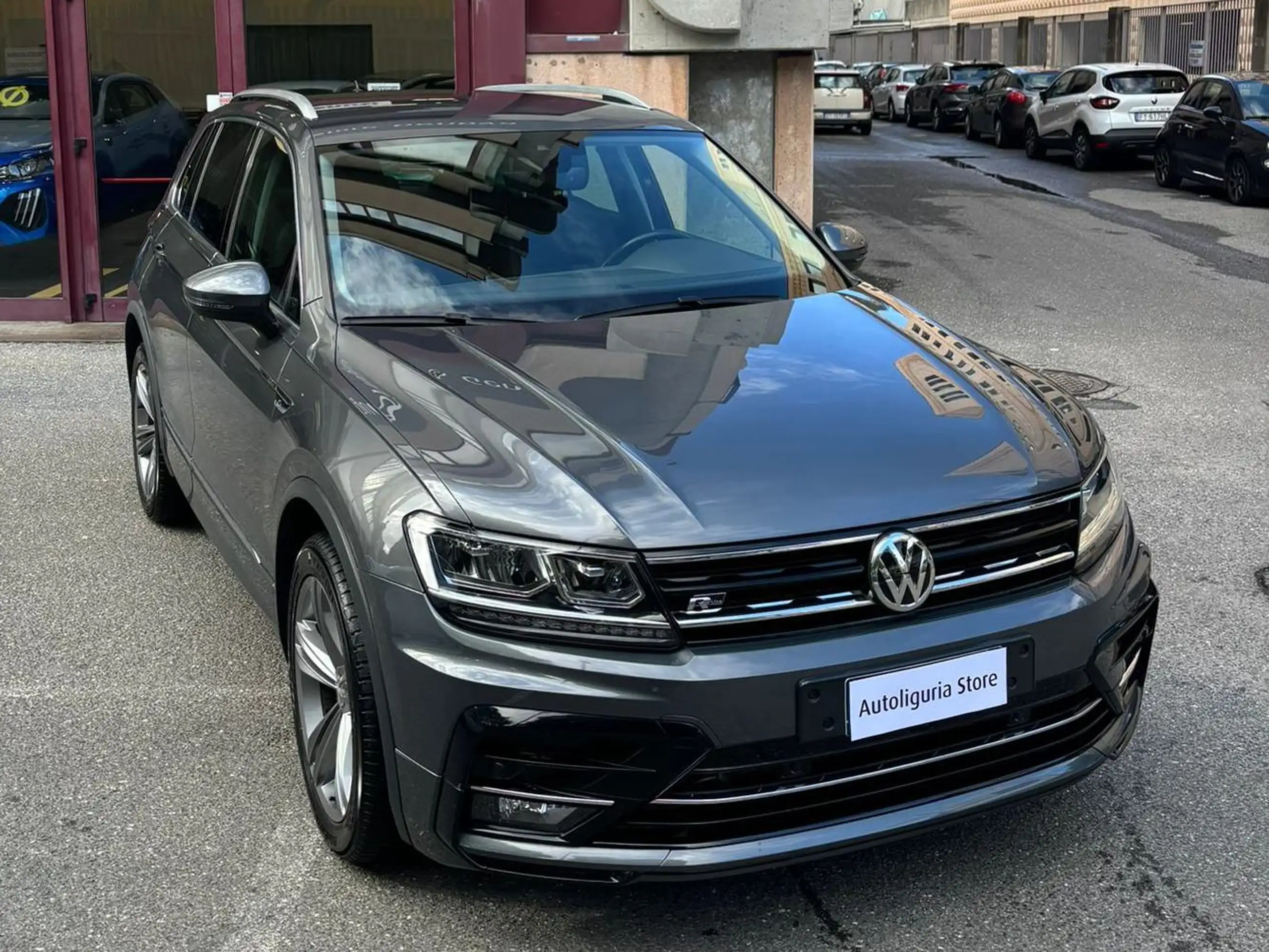 Volkswagen - Tiguan