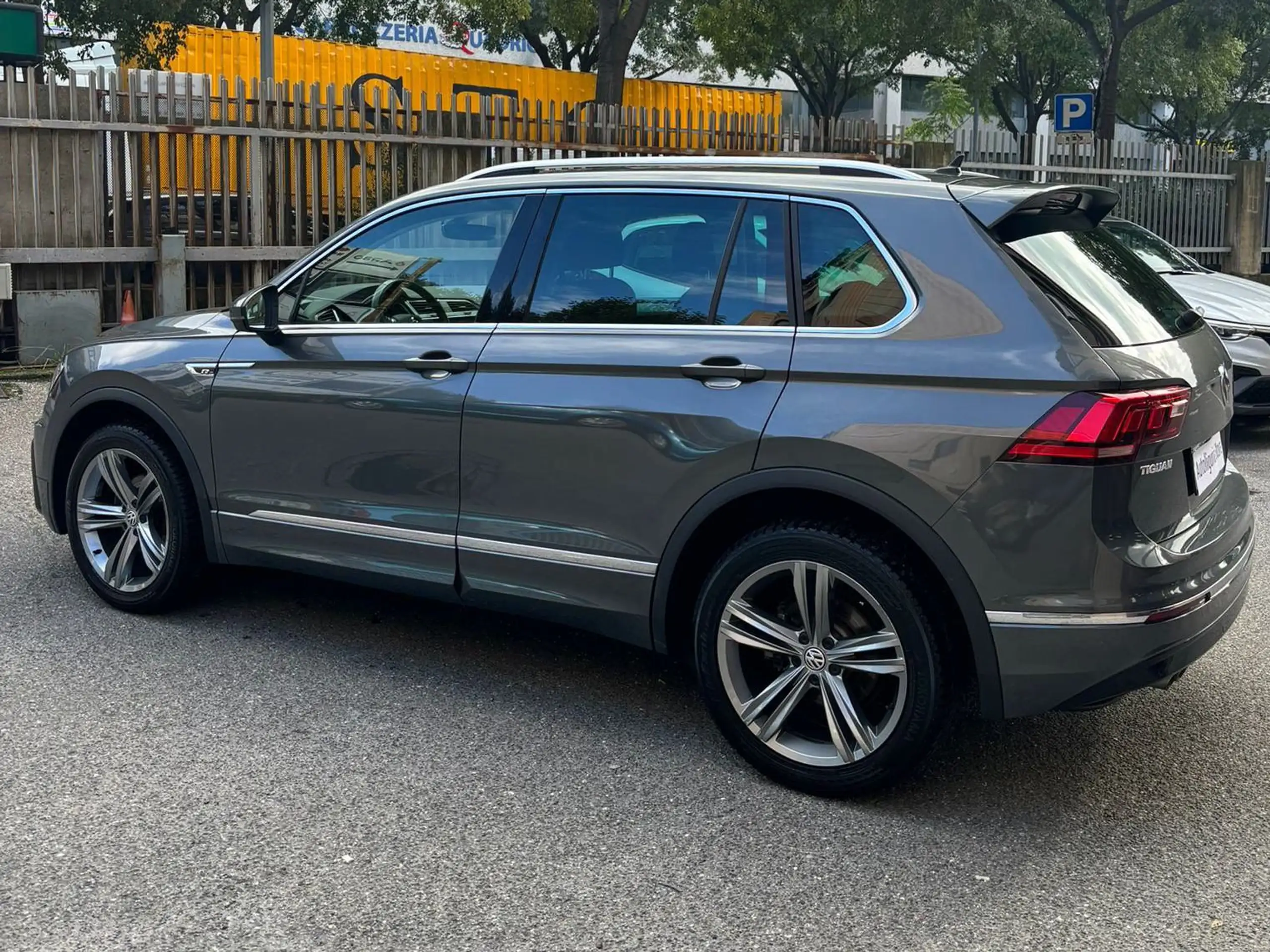 Volkswagen - Tiguan