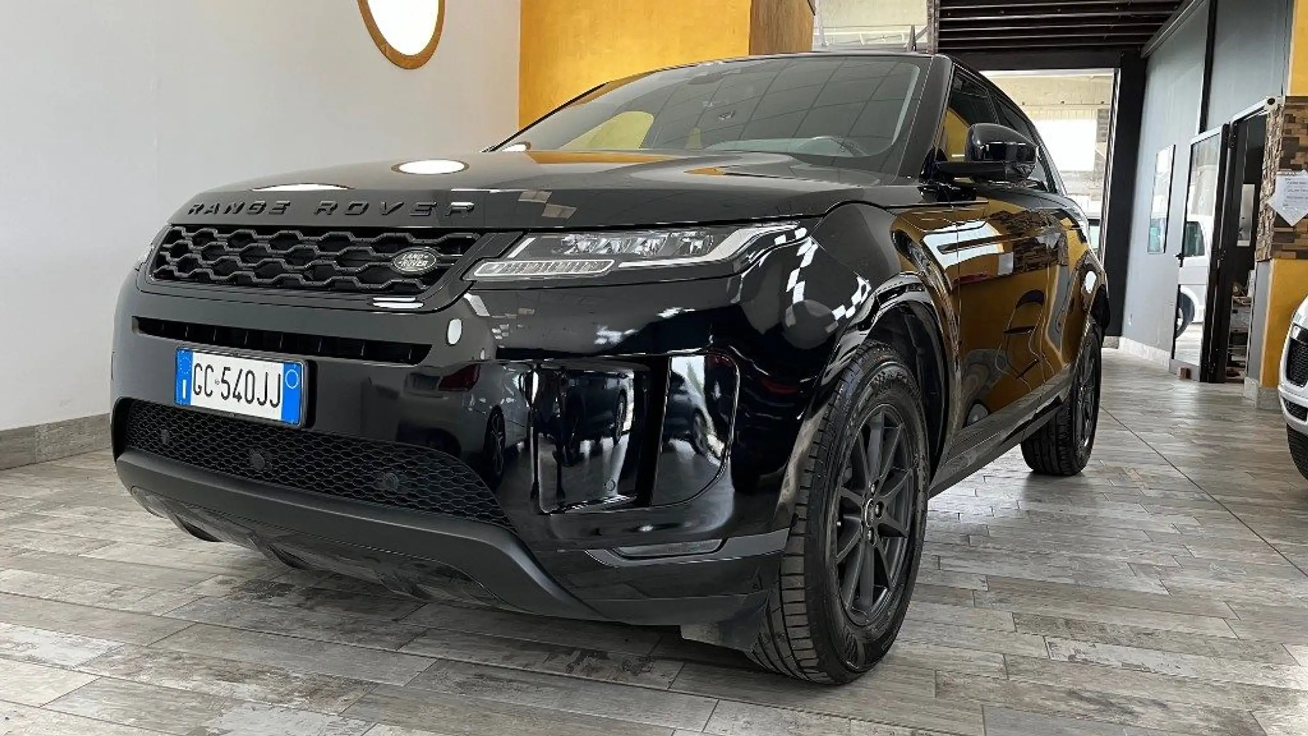 Land Rover - Range Rover Evoque