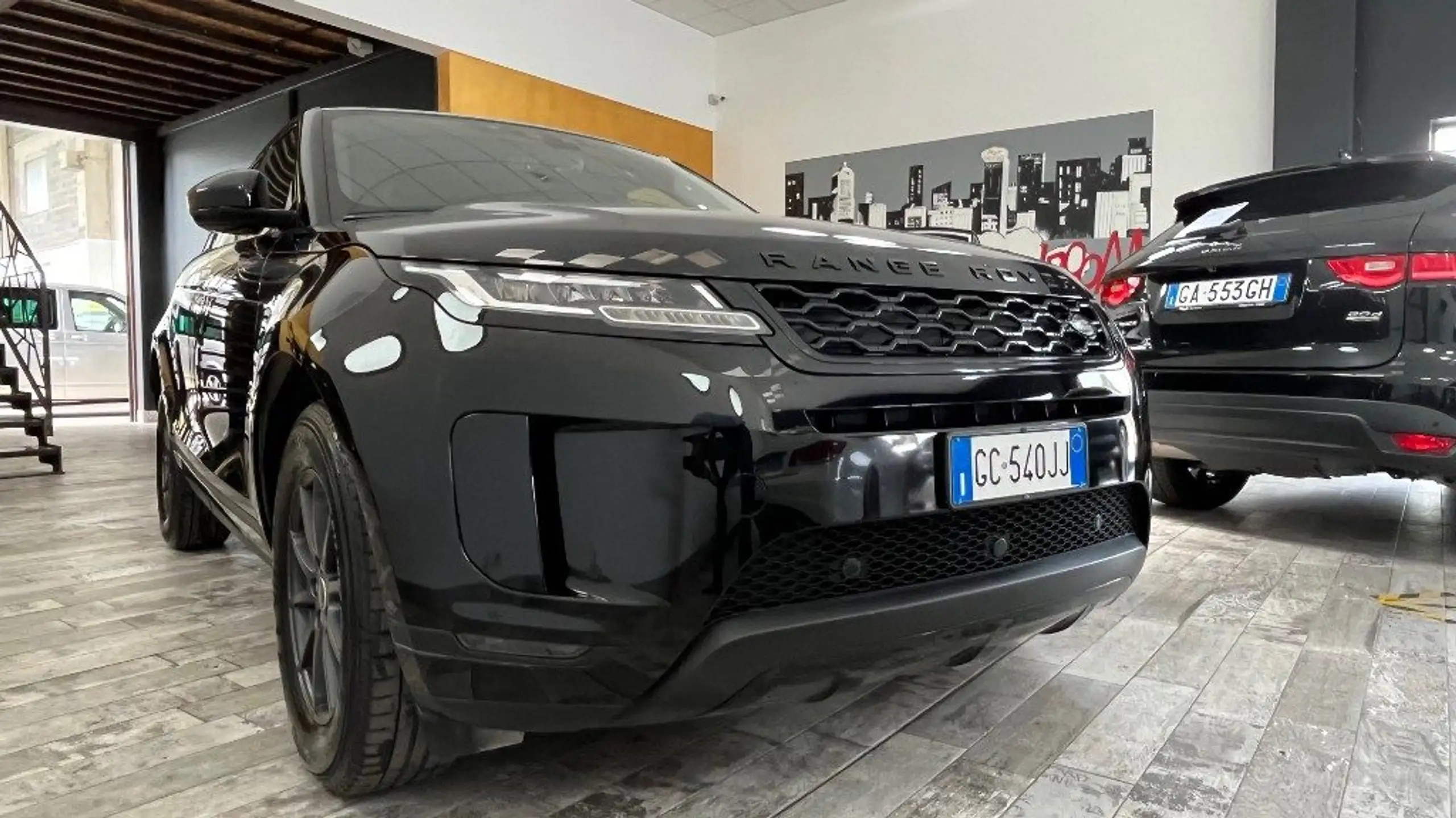 Land Rover - Range Rover Evoque