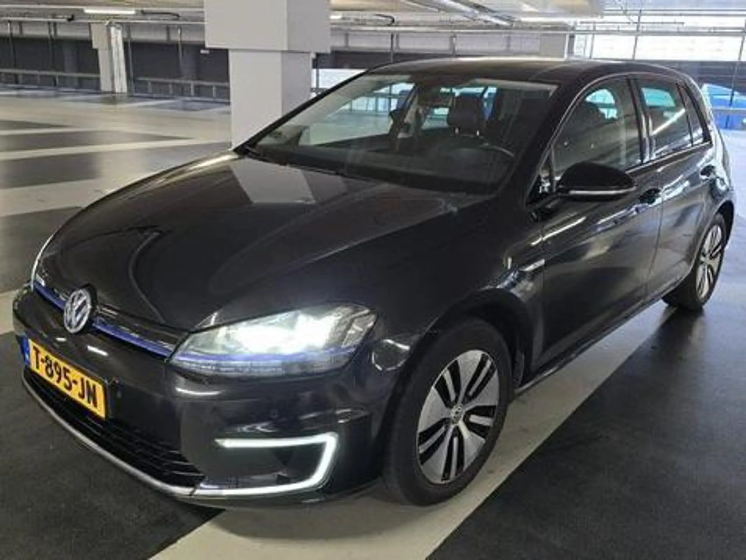 Volkswagen - e-Golf