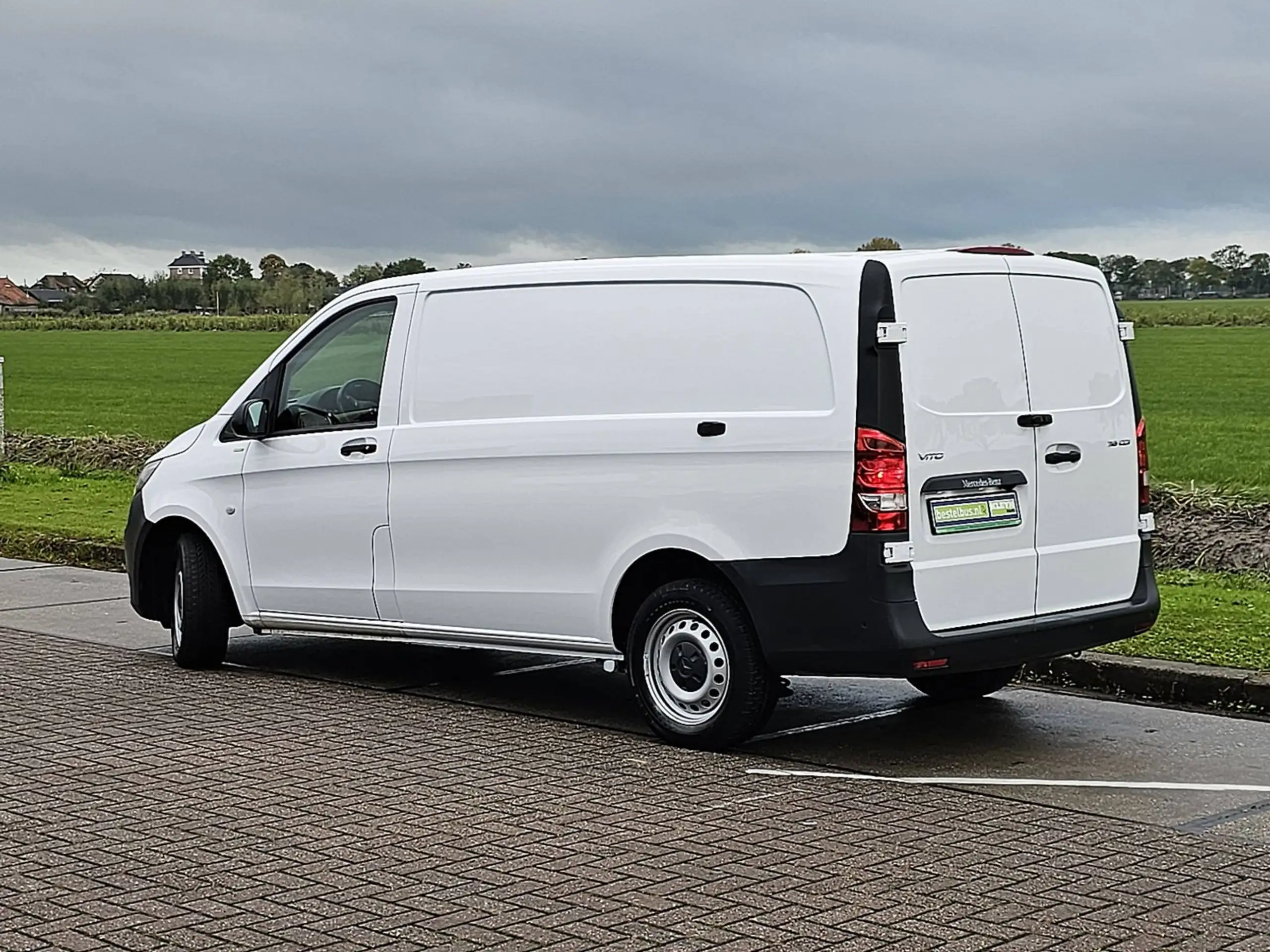 Mercedes-Benz - Vito