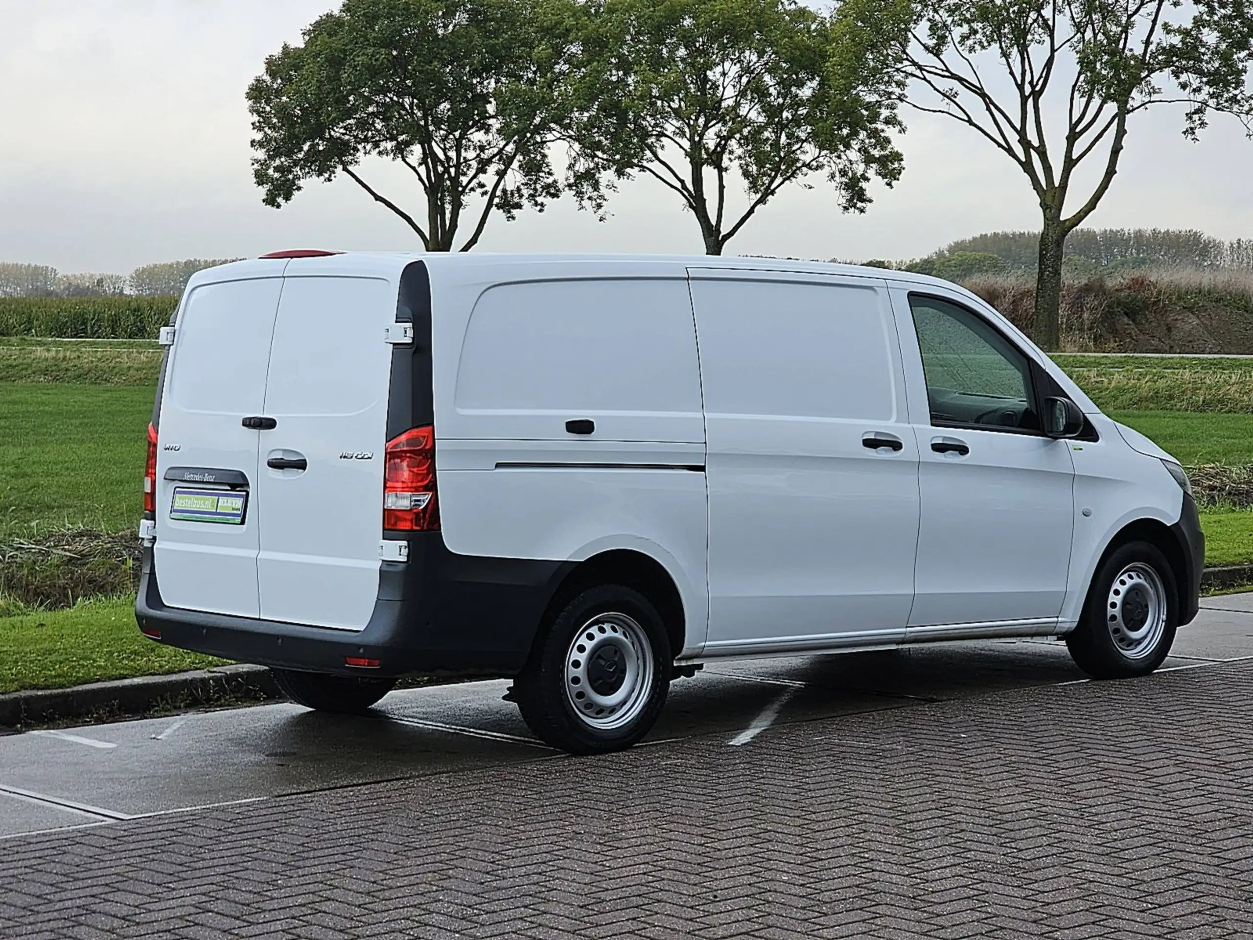 Mercedes-Benz - Vito