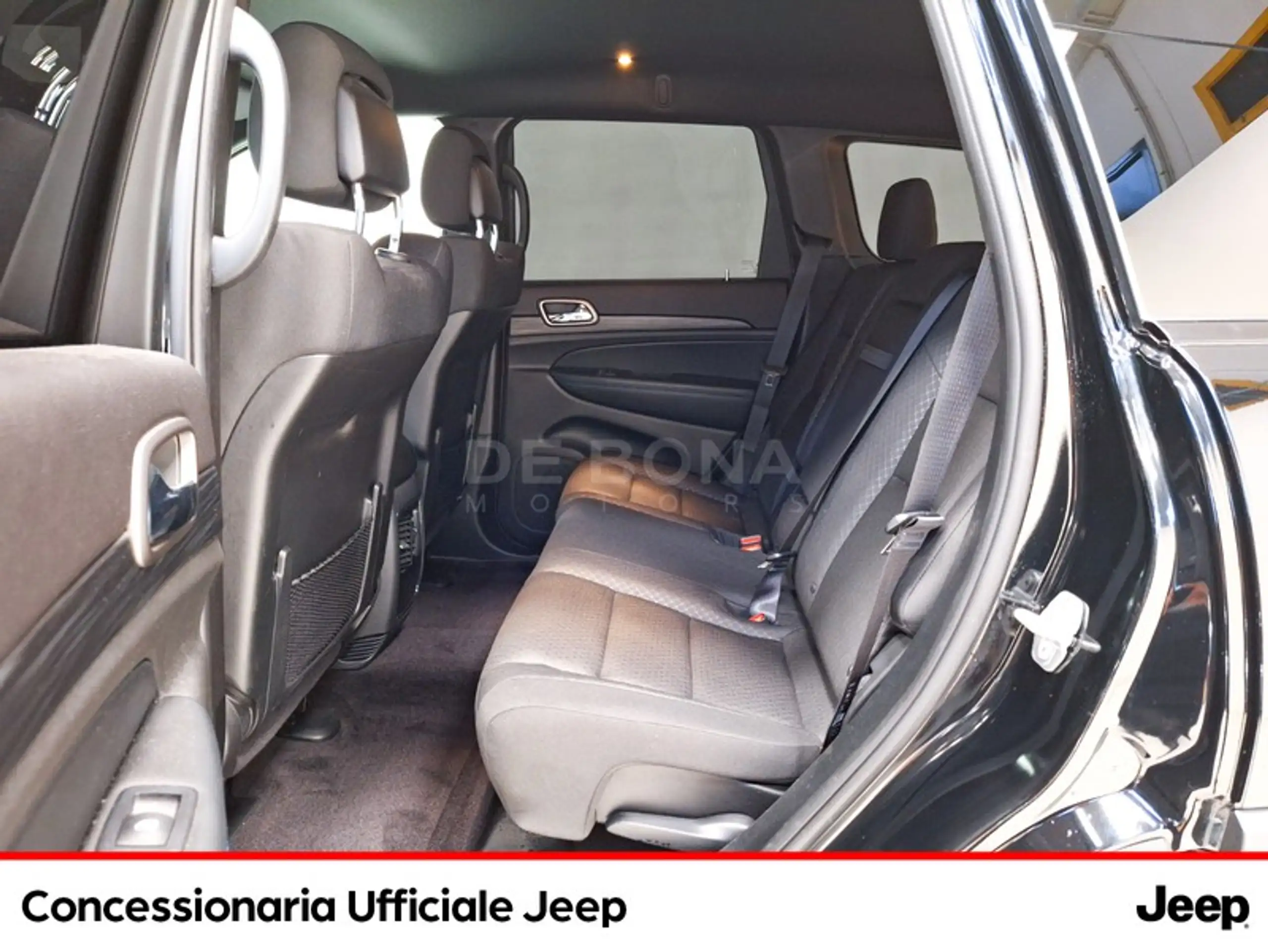 Jeep - Grand Cherokee