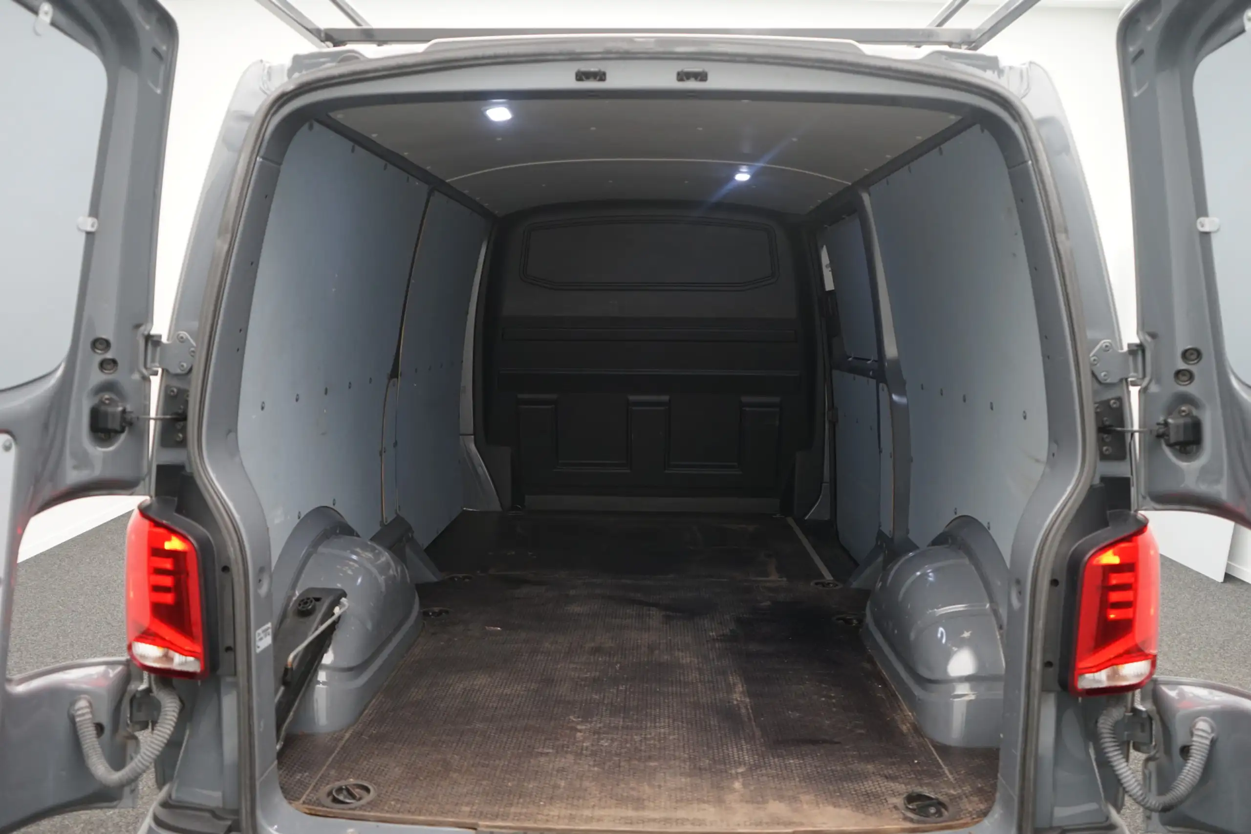 Volkswagen - T6.1 Transporter