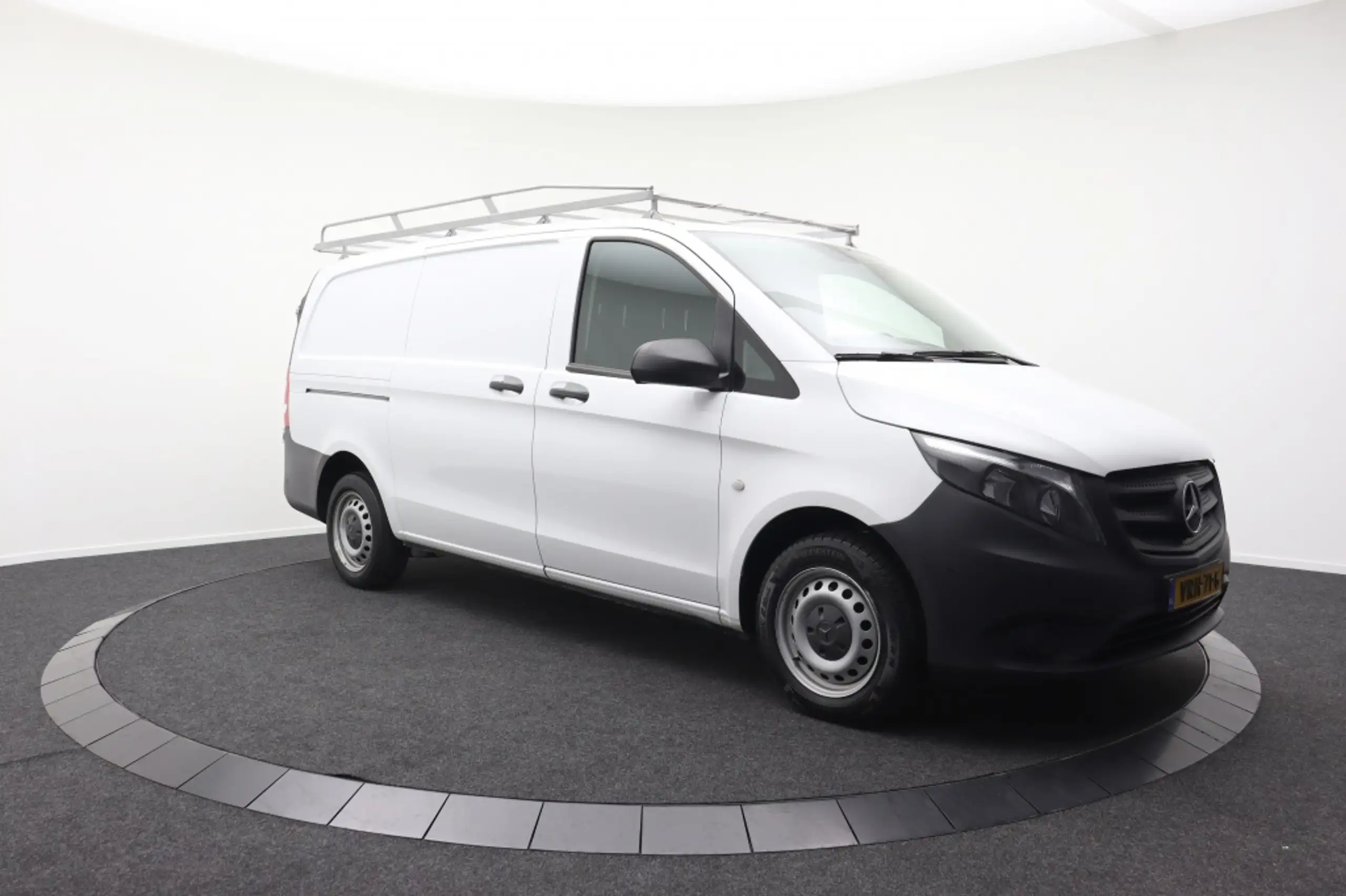 Mercedes-Benz - Vito