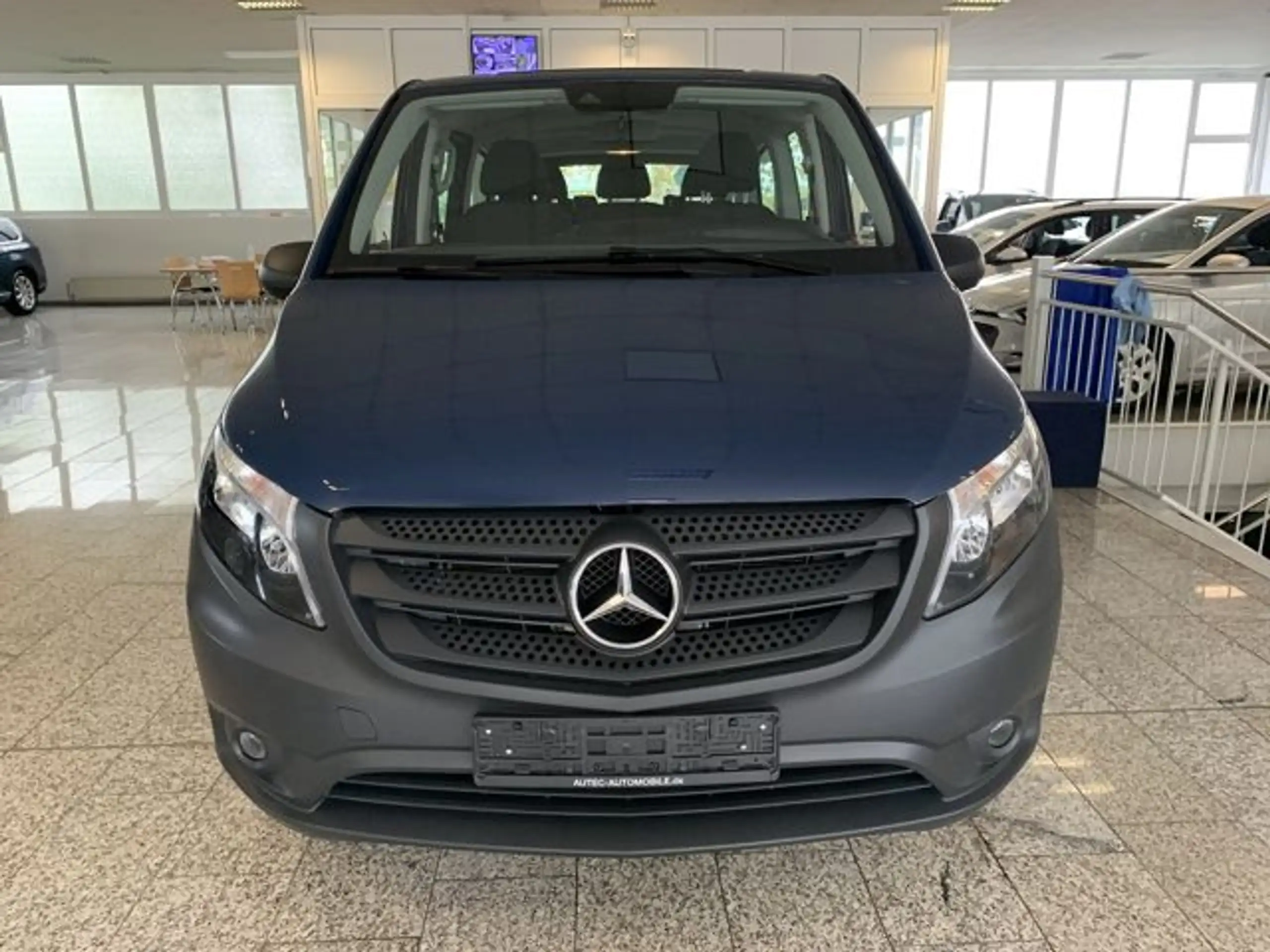 Mercedes-Benz - Vito