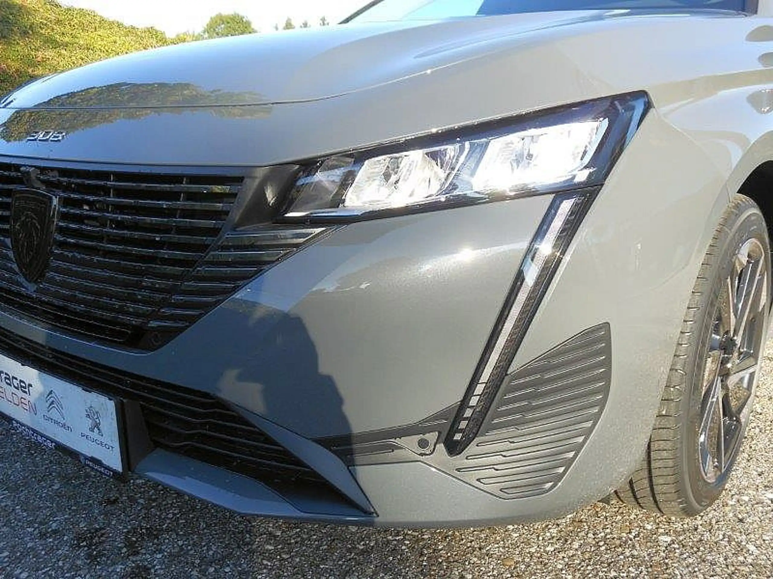 Peugeot - 308