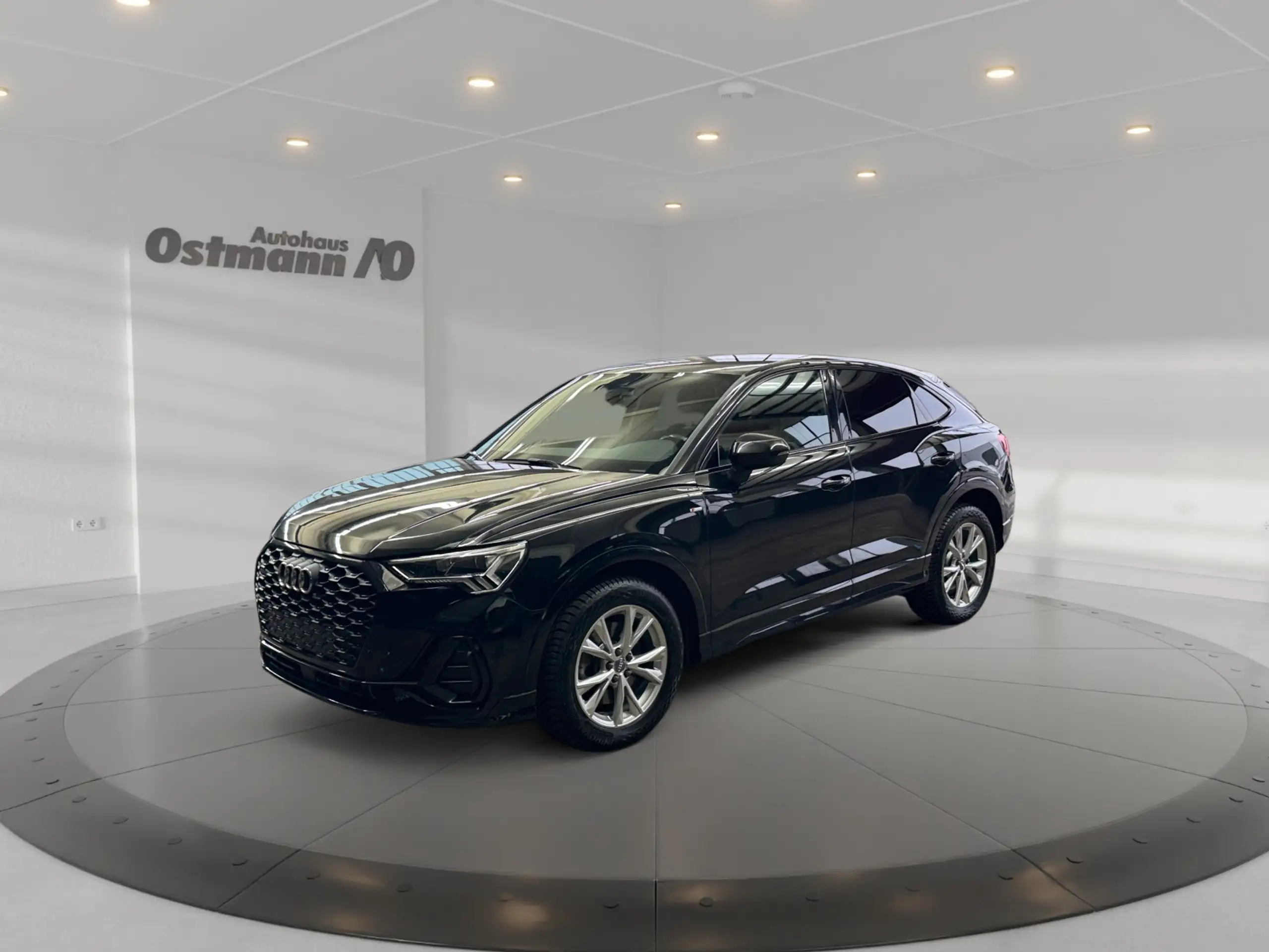 Audi - Q3