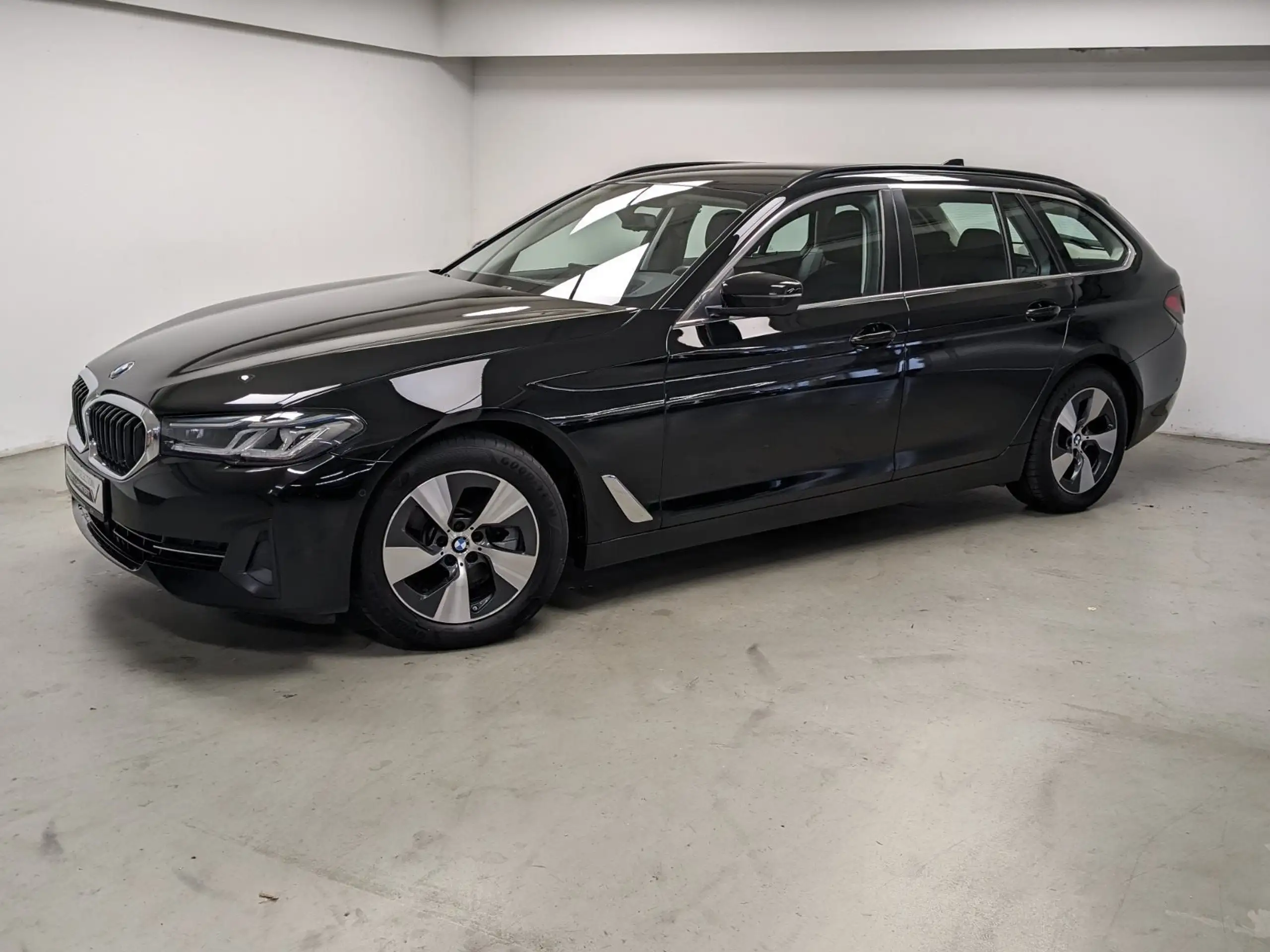 BMW - 520