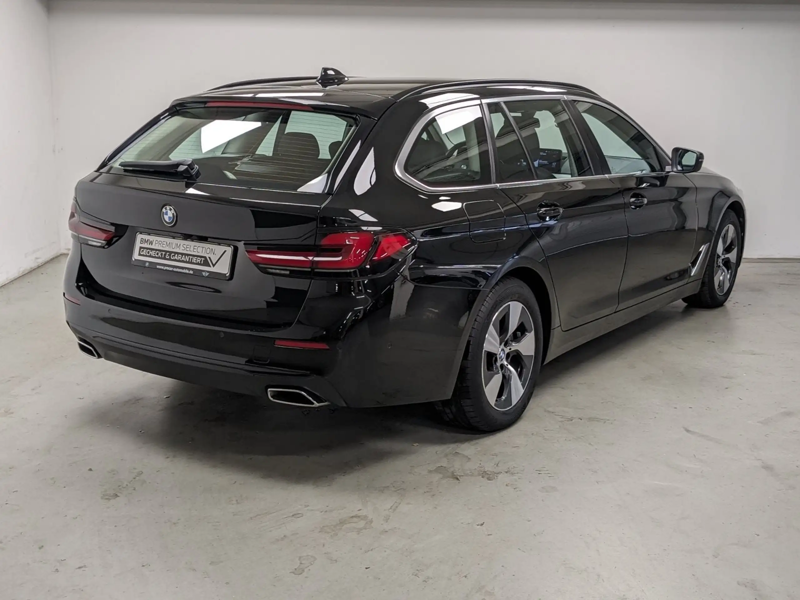 BMW - 520