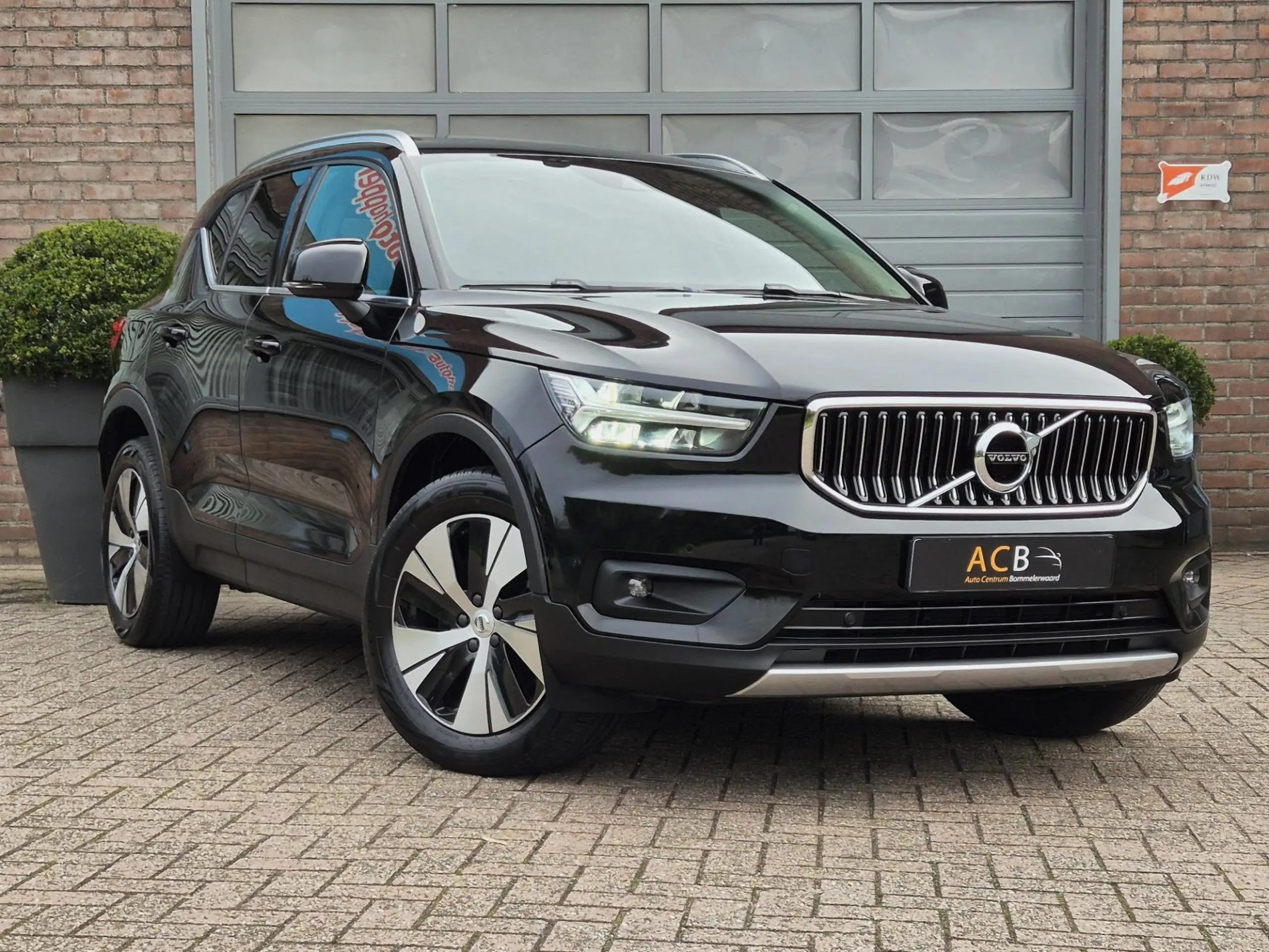 Volvo - XC40