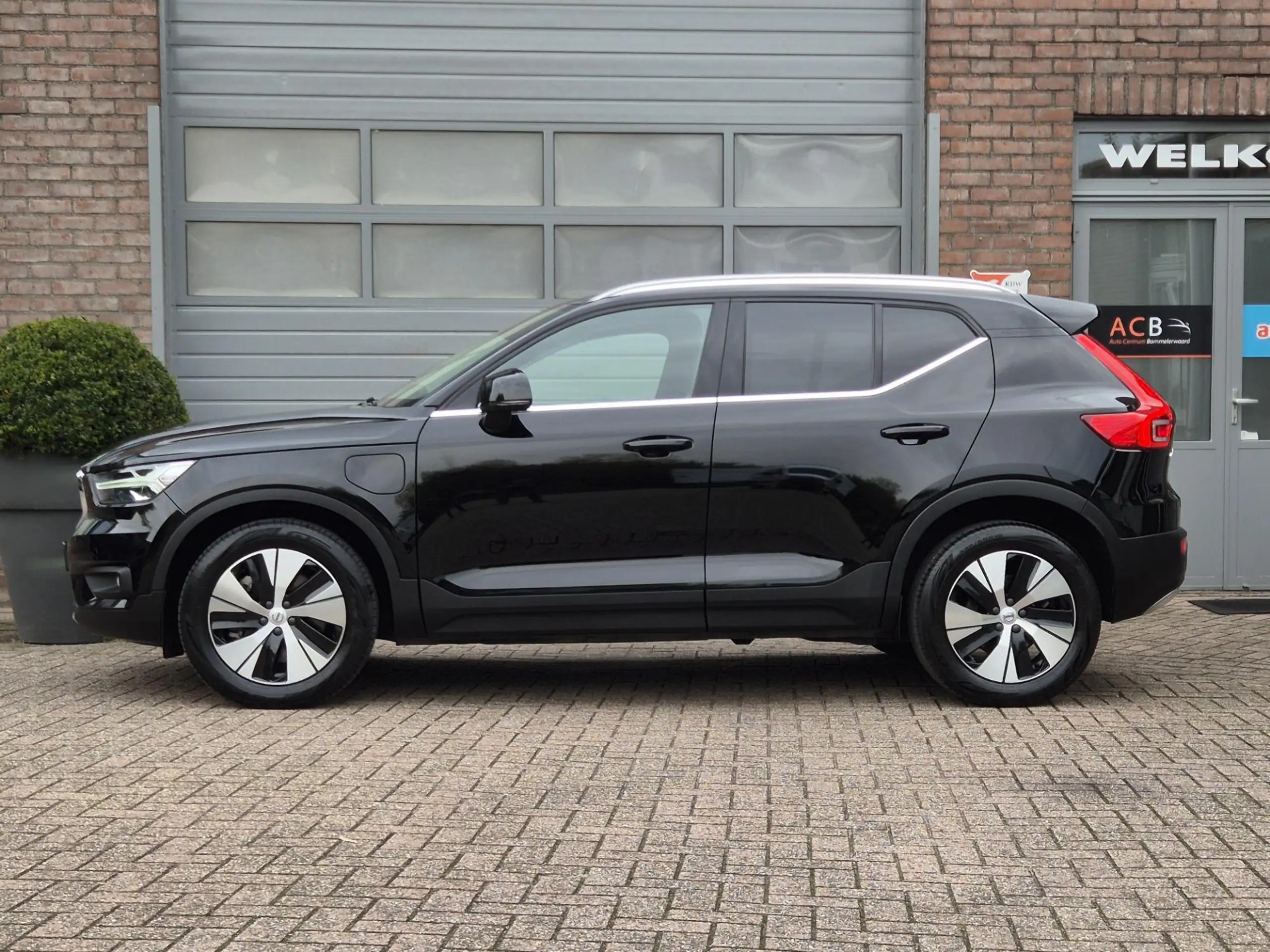 Volvo - XC40