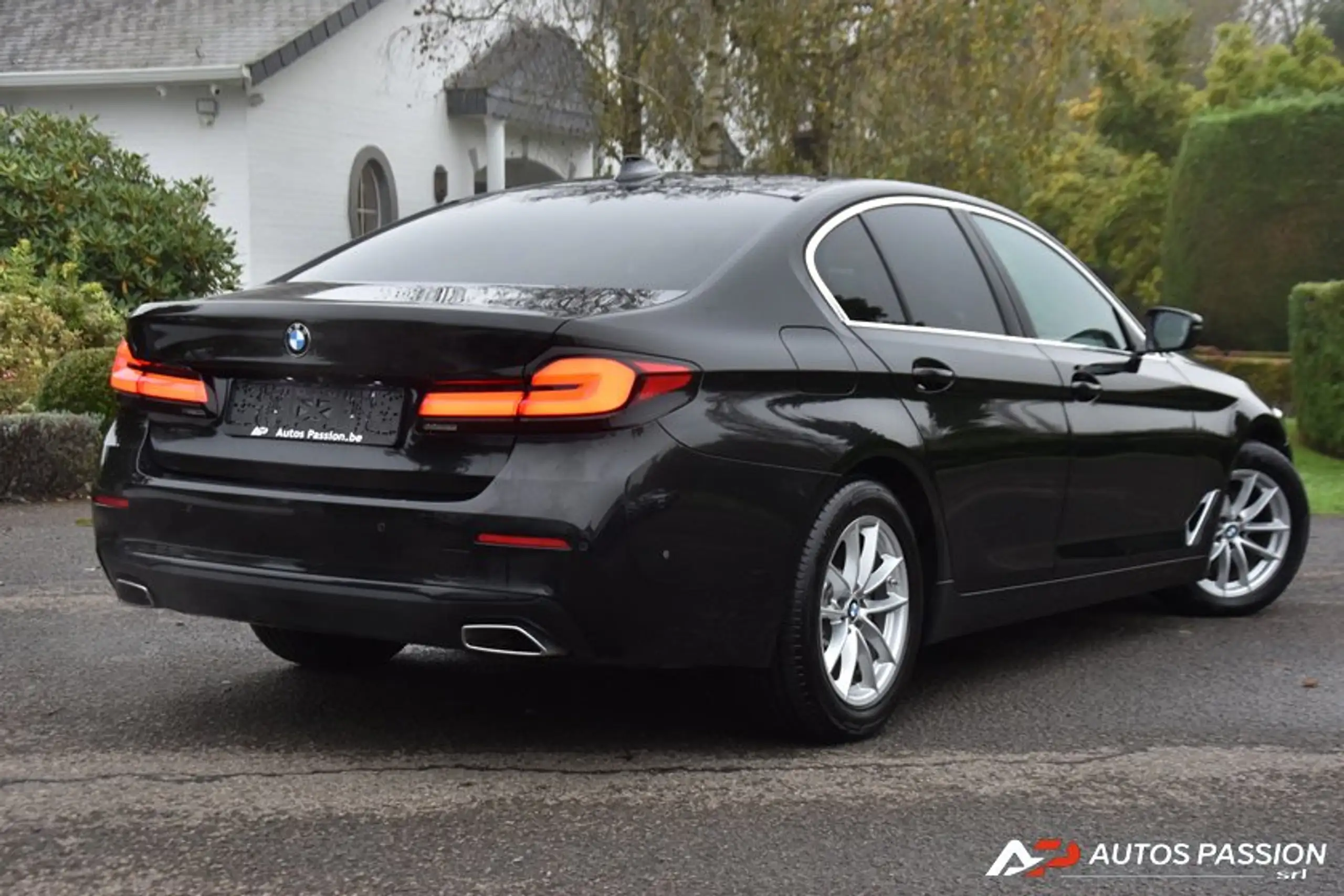 BMW - 518