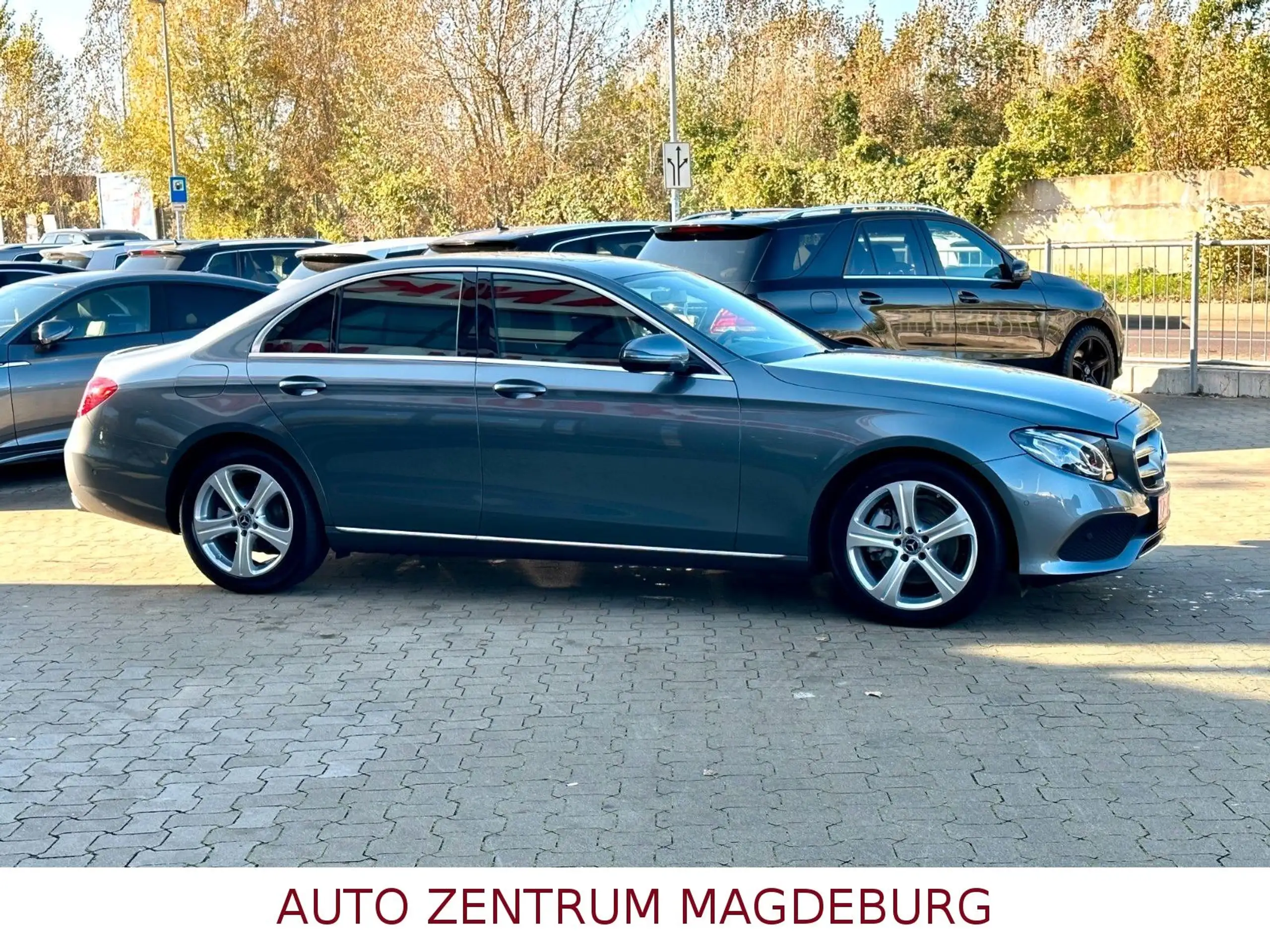 Mercedes-Benz - E 200