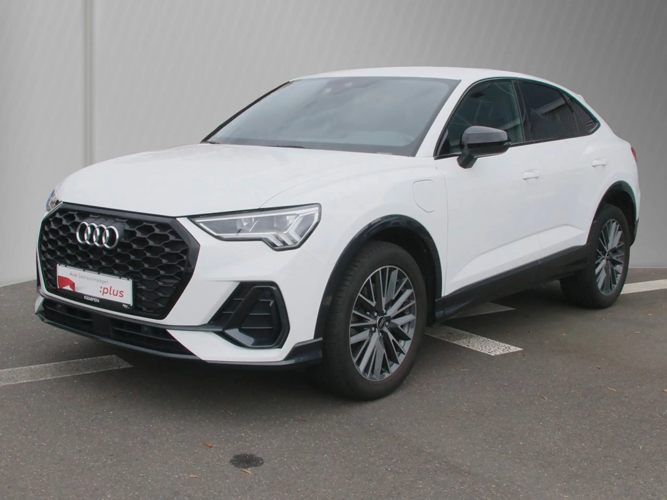 Audi - Q3