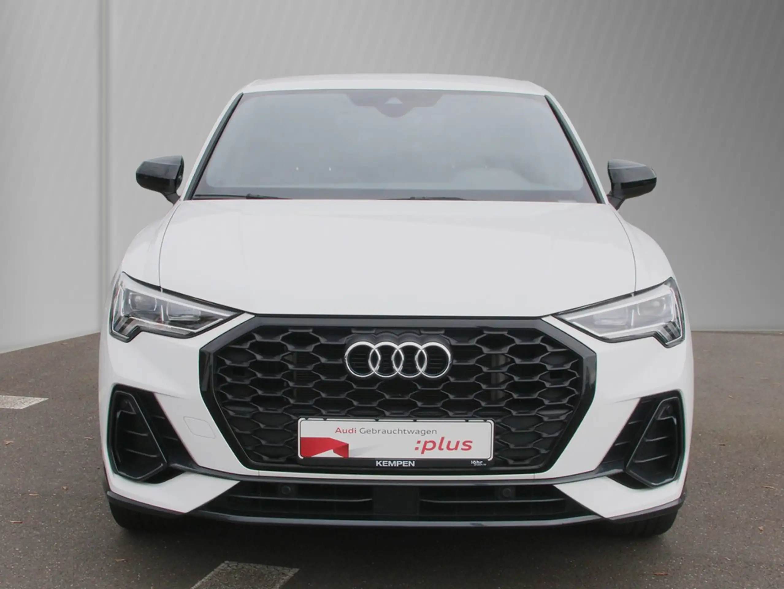 Audi - Q3