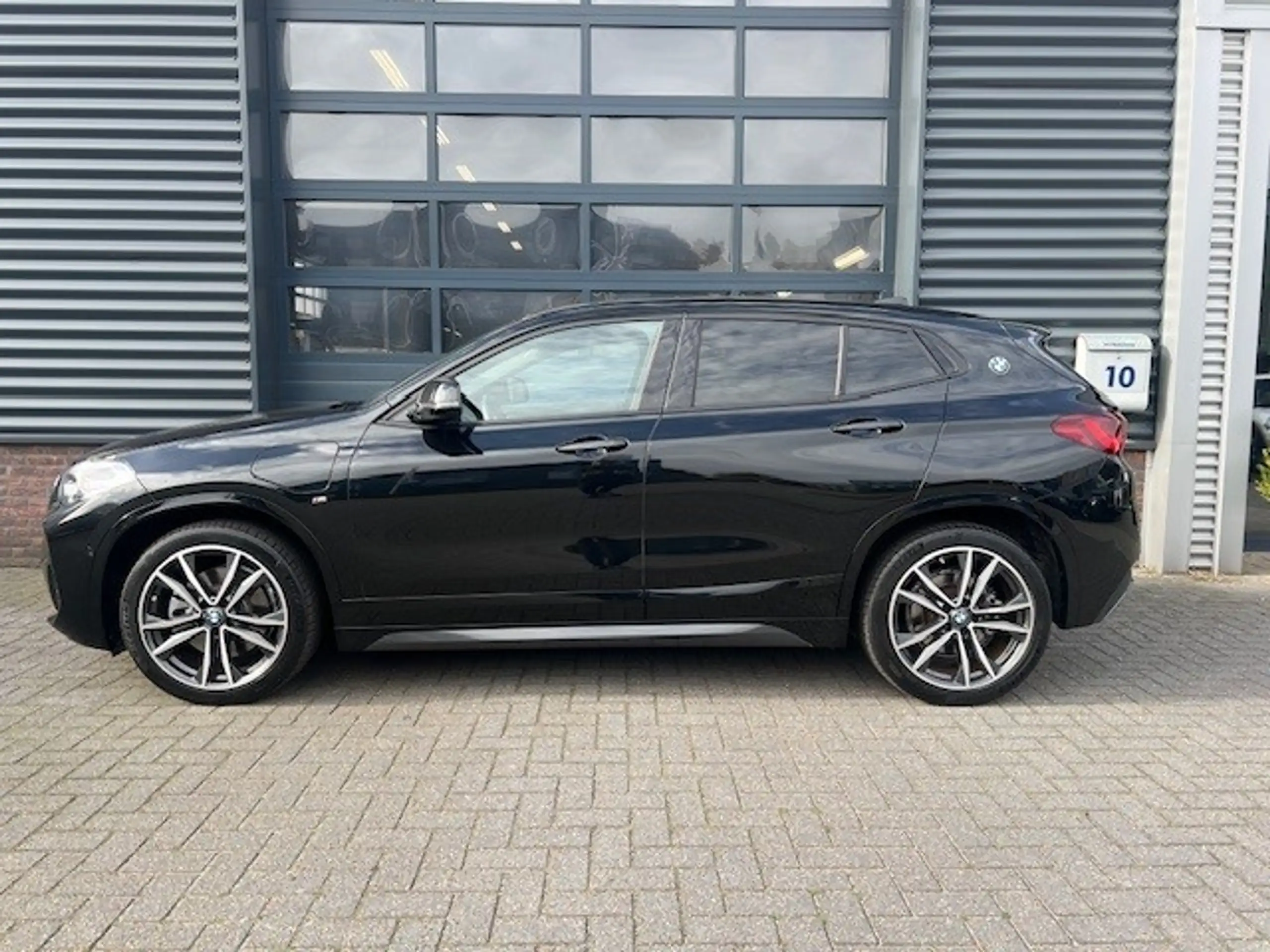 BMW - X2