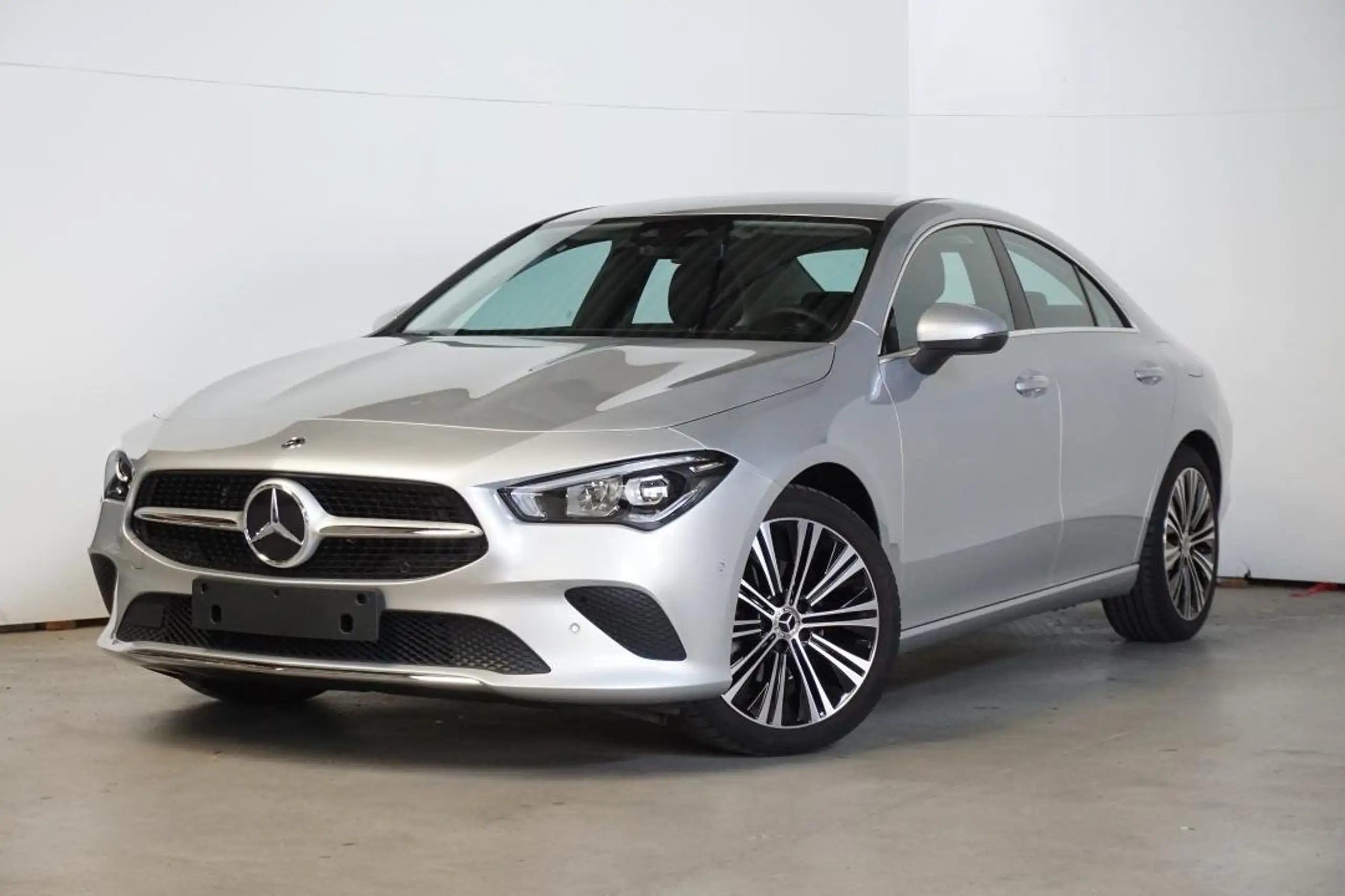 Mercedes-Benz - CLA 180