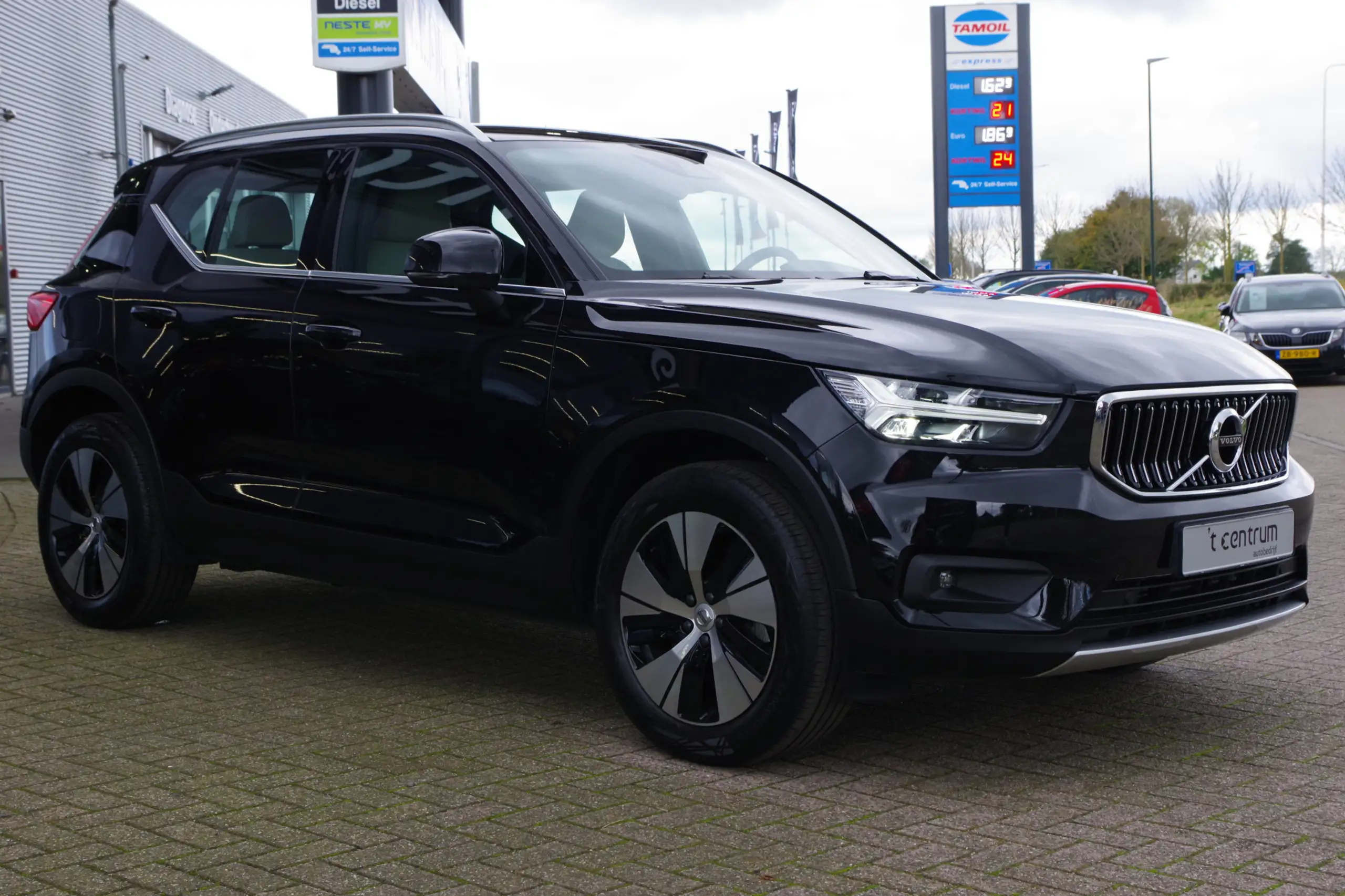 Volvo - XC40