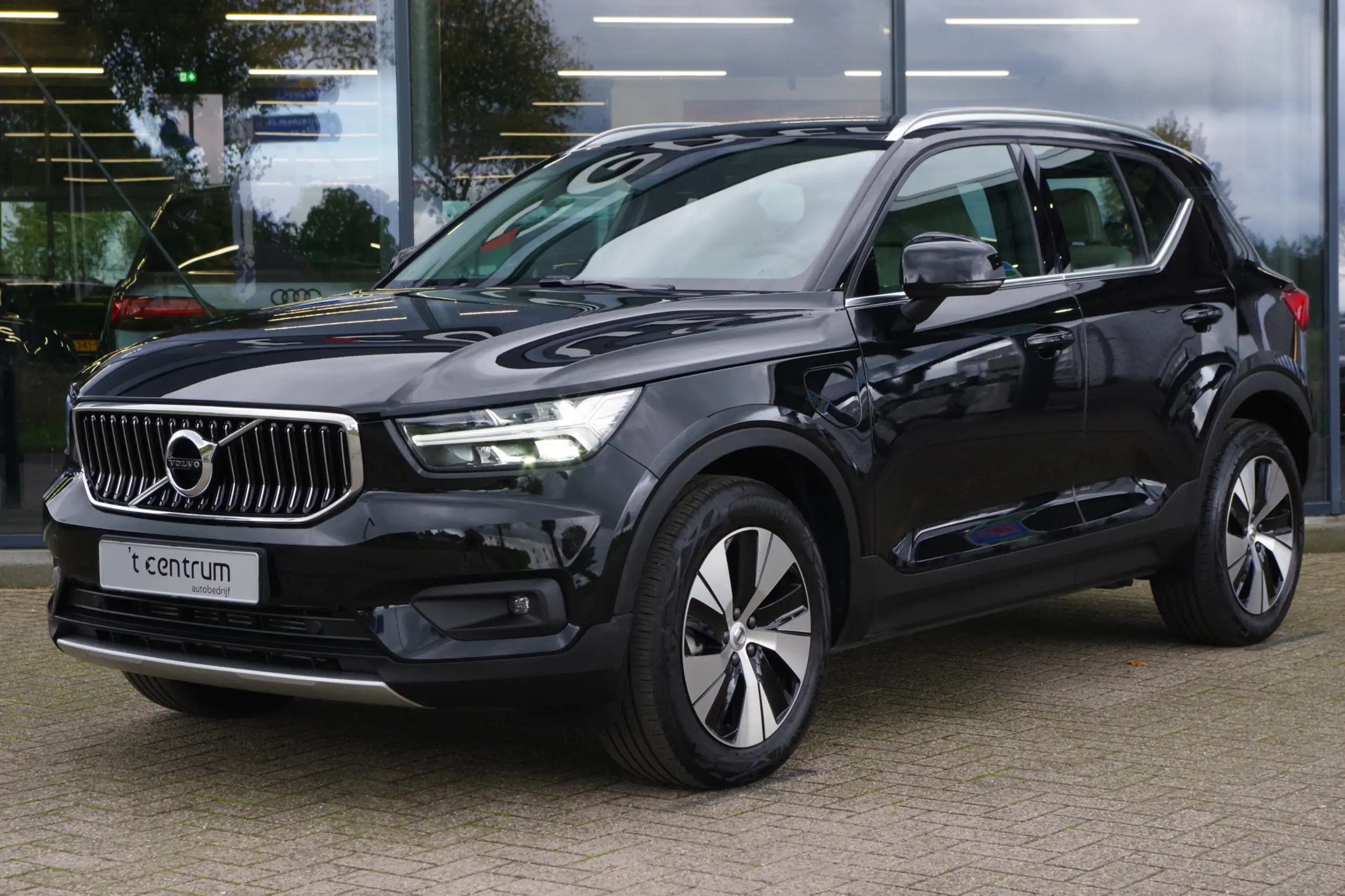 Volvo - XC40