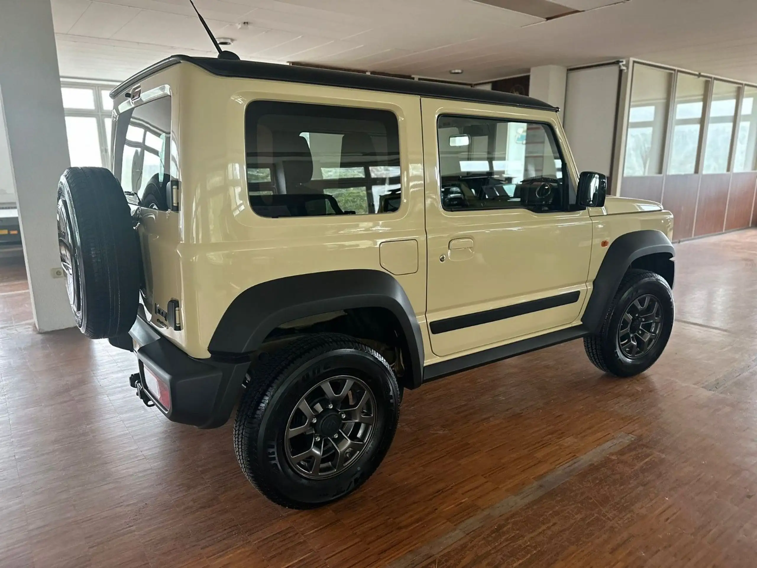 Suzuki - Jimny