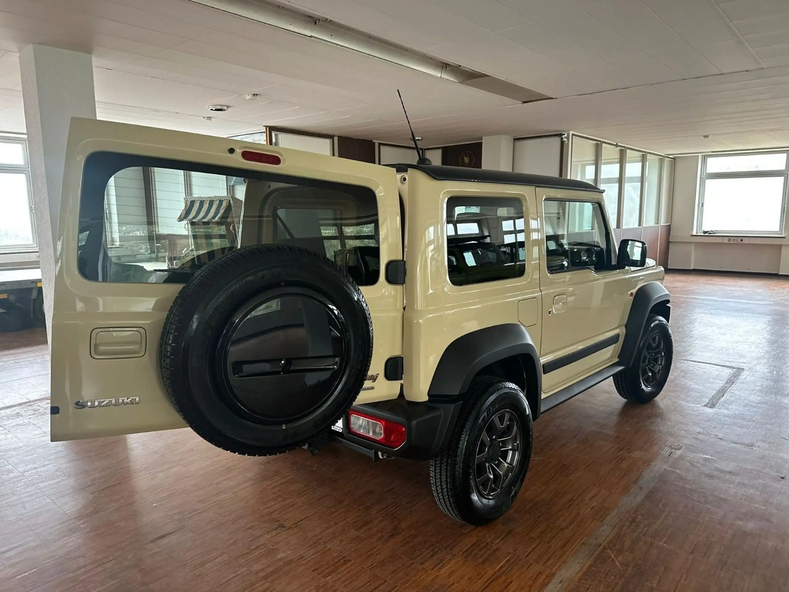 Suzuki - Jimny